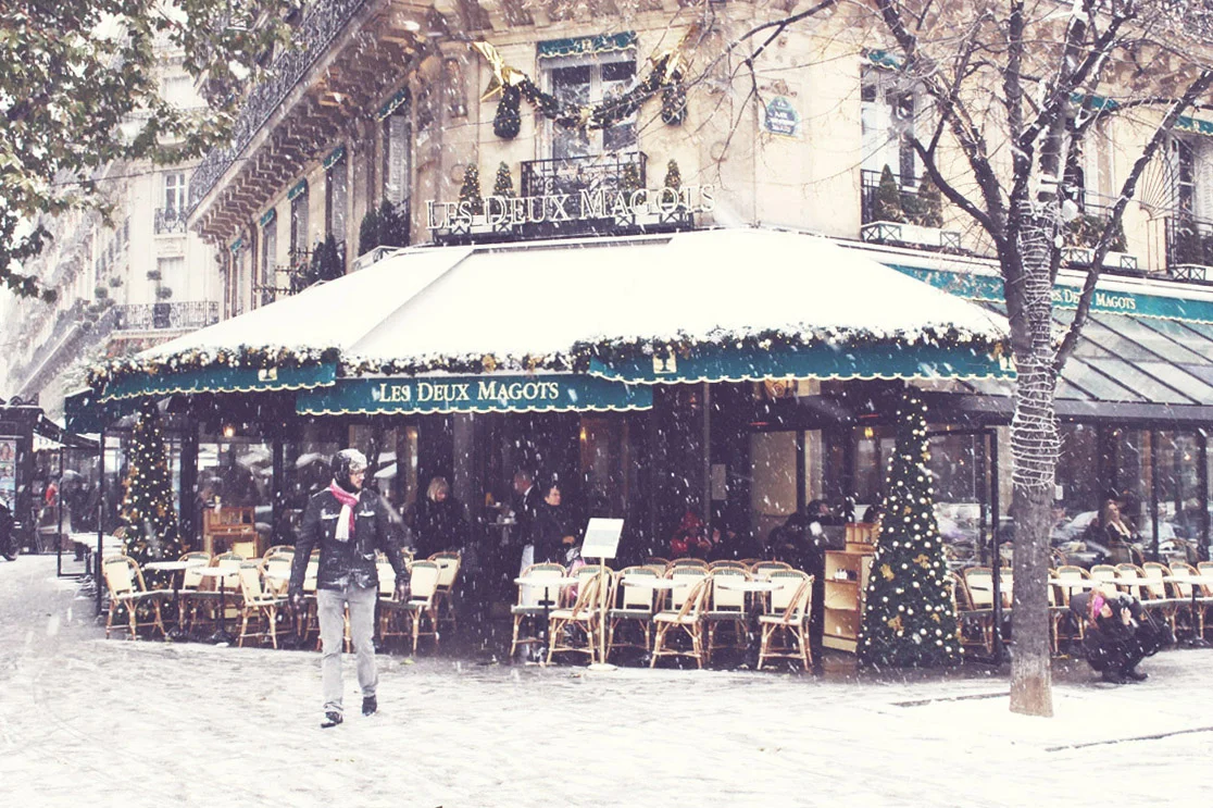 Les Deux Magots, Paris | Photo by Type and Graphics Lab | typeandgraphicslab.com
