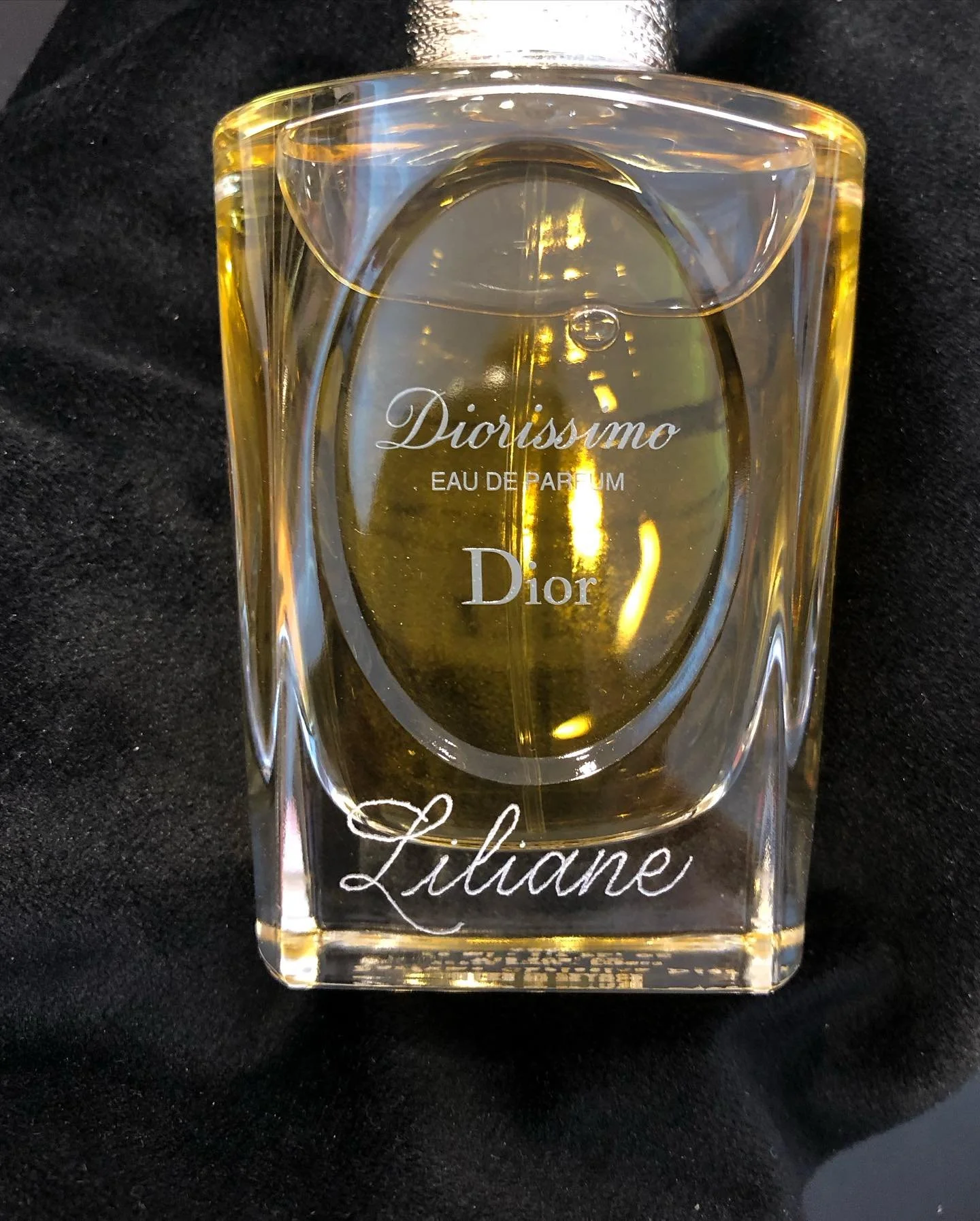 Selected engravings on behalf of @latelier.graphiplus 🤍
#calligraphicengraving #marketingevent #glassengraving #handengraving #calligraphyengraving #livecalligraphy #liveengraving #gravure #onsiteengraving #ecriture #personnalisation