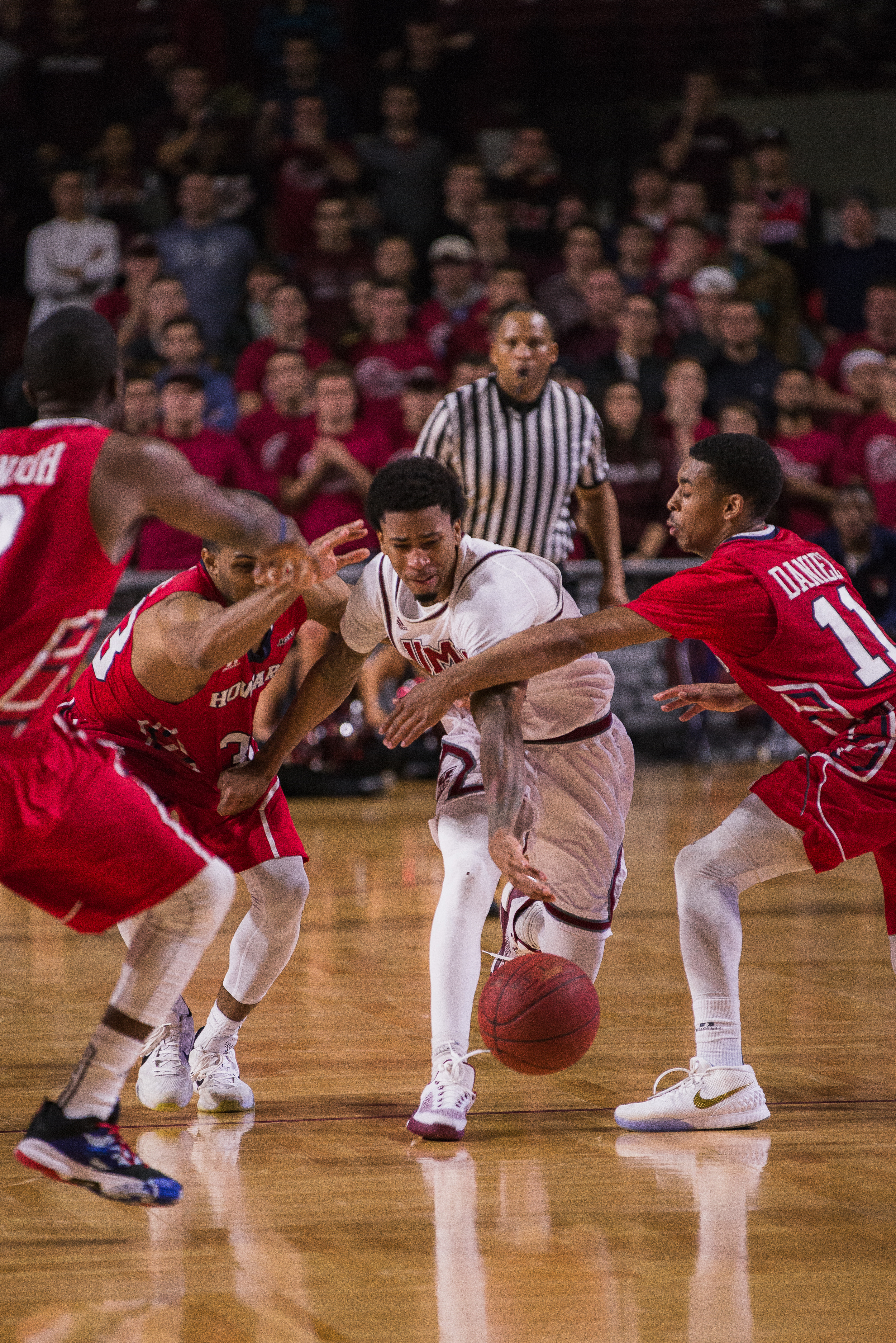  UMass Men's Basketball beat Howard in a tight game. Photo by Judith Gibson-Okunieff 