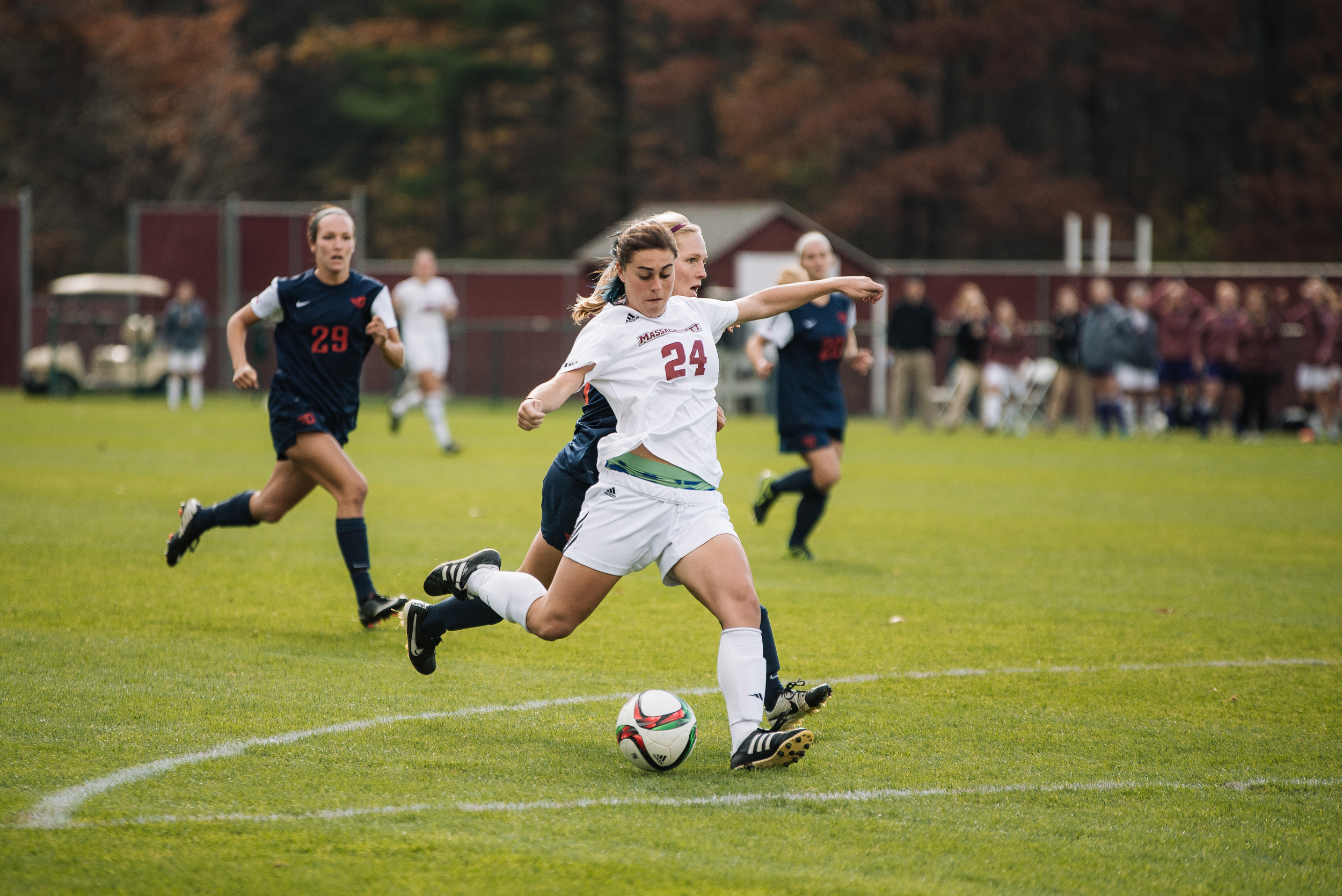  Senior Breanna Robinson takes a shot against Davidson. Photo by Judith Gibson-Okunieff 