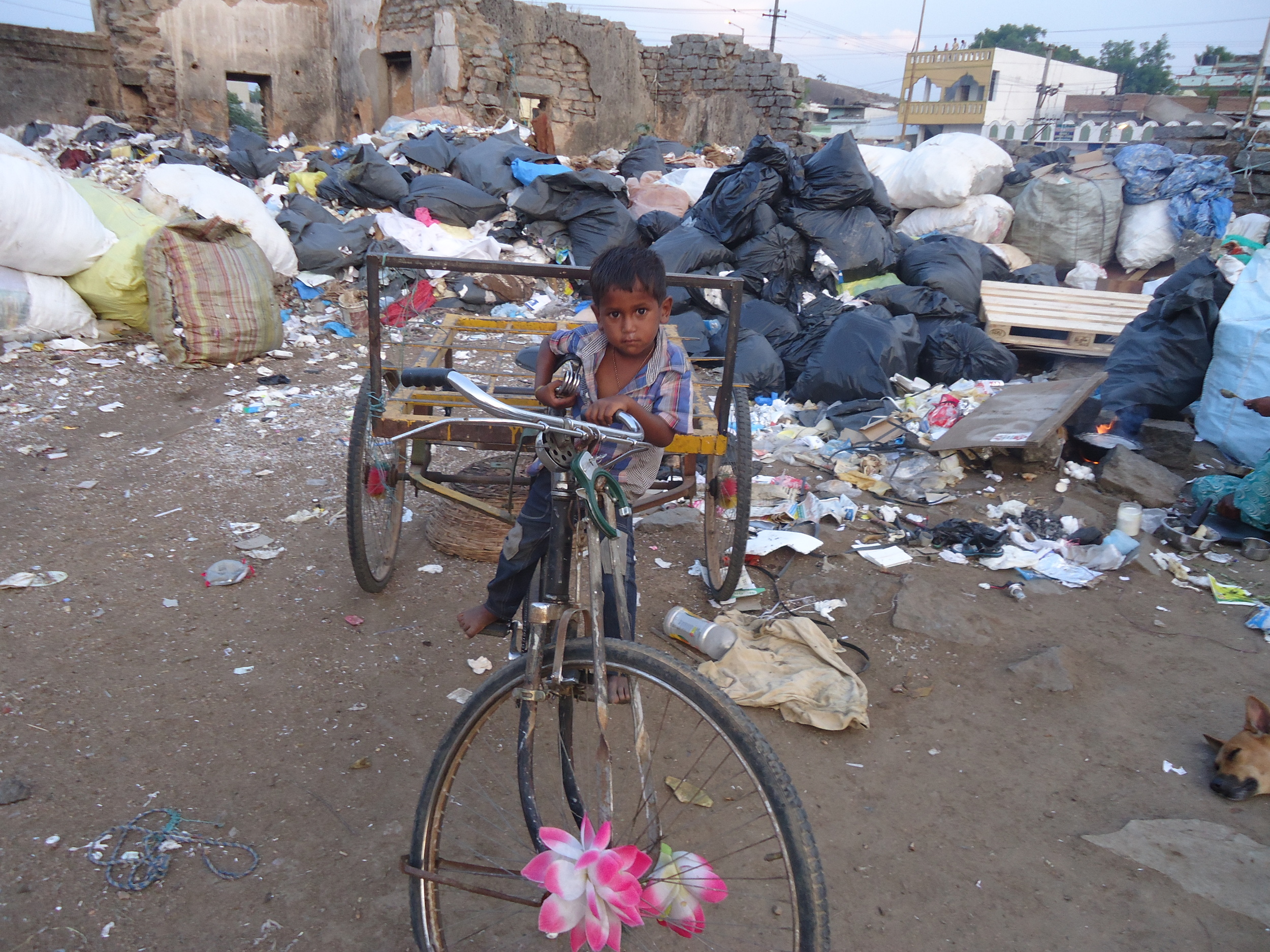 Boy in Garbage Dump_DSC09506.JPG