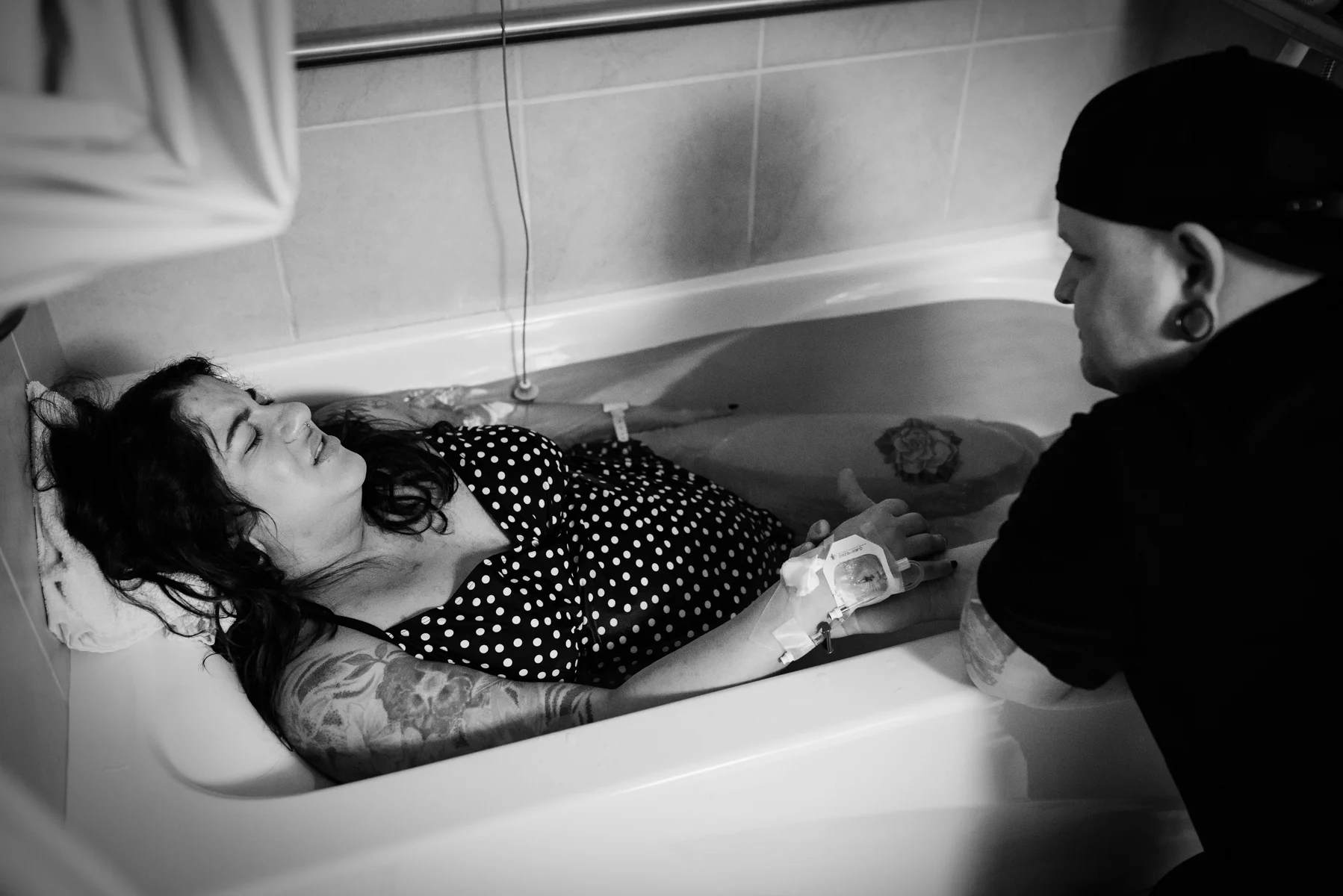 denver-birth-photographer-university-of-colorado-labor-tub