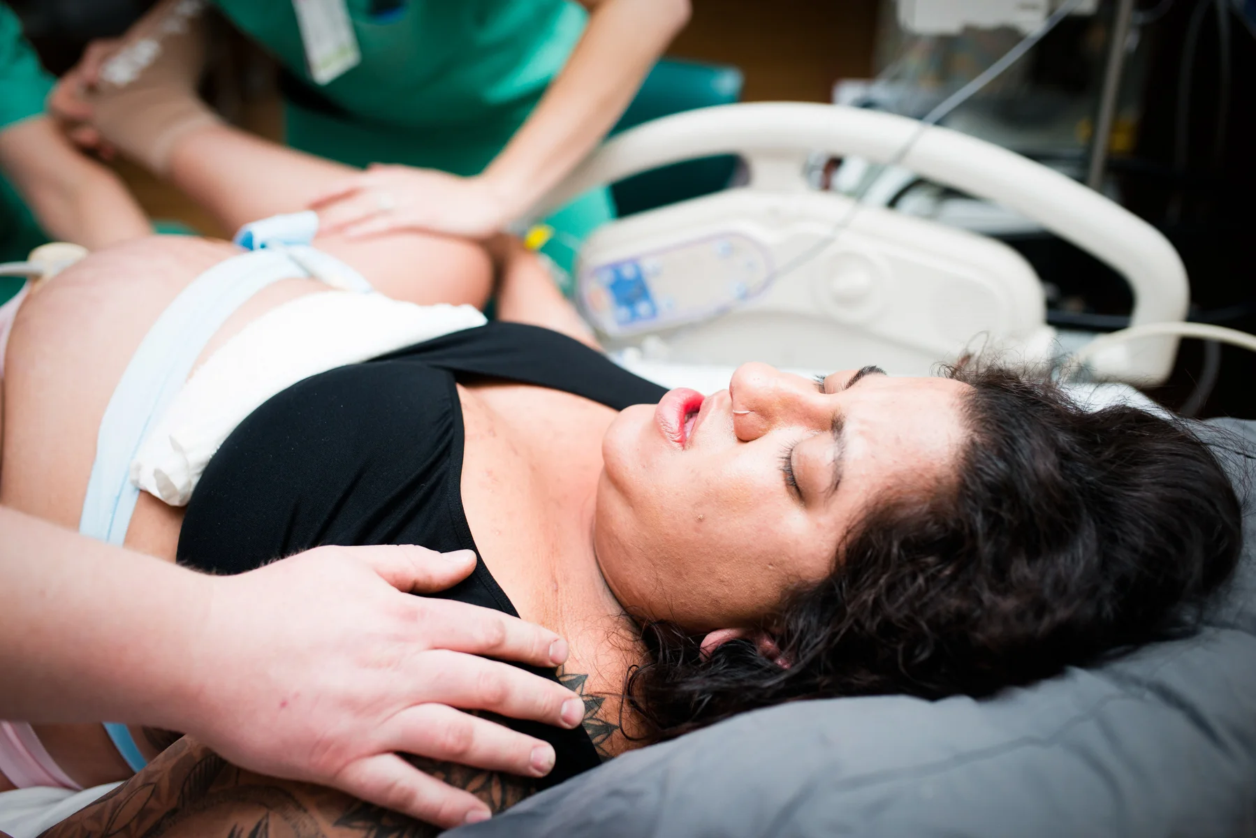 denver-birth-photographer-university-of-colorado-labor-pushing