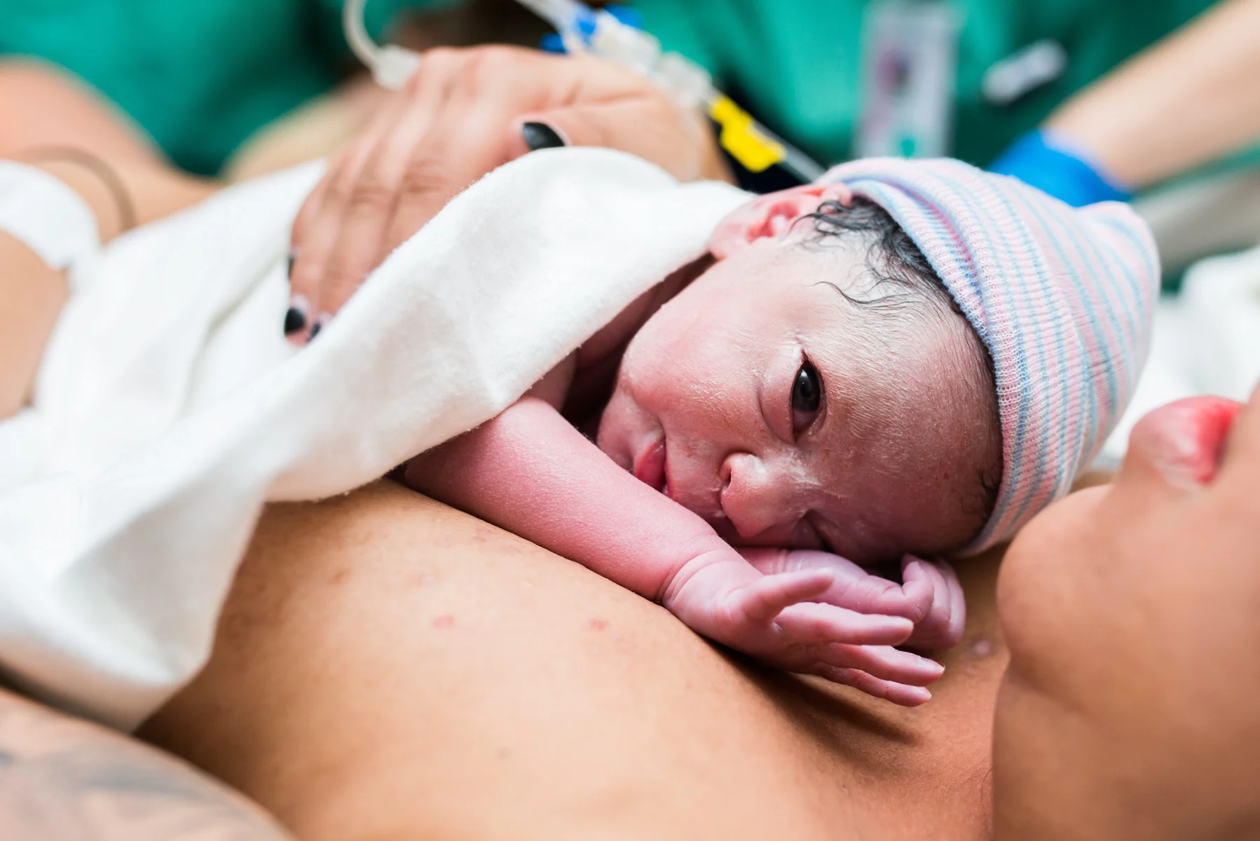 denver-birth-photographer-skin-to-skin