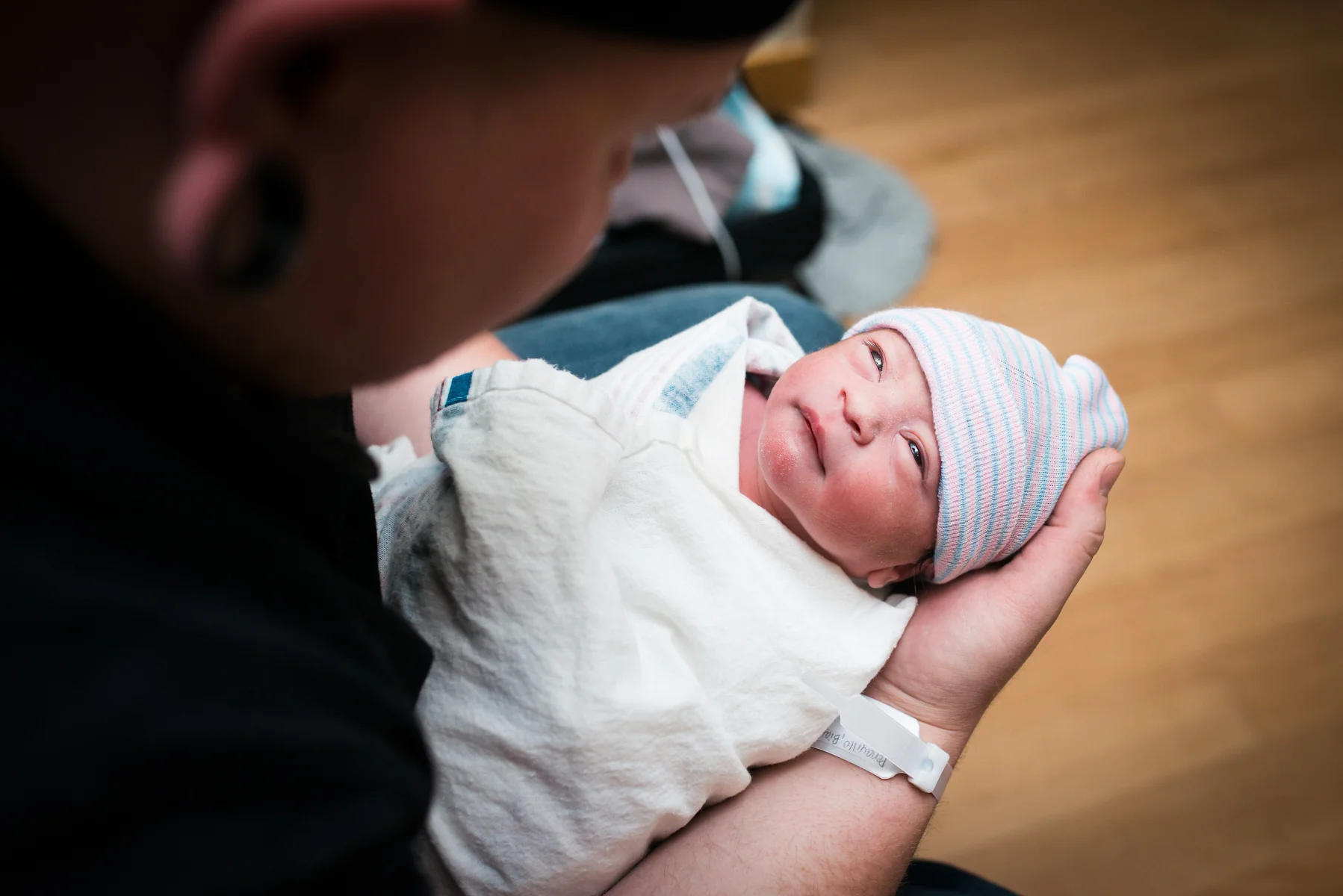 denver-birth-photographer-dad-daughter