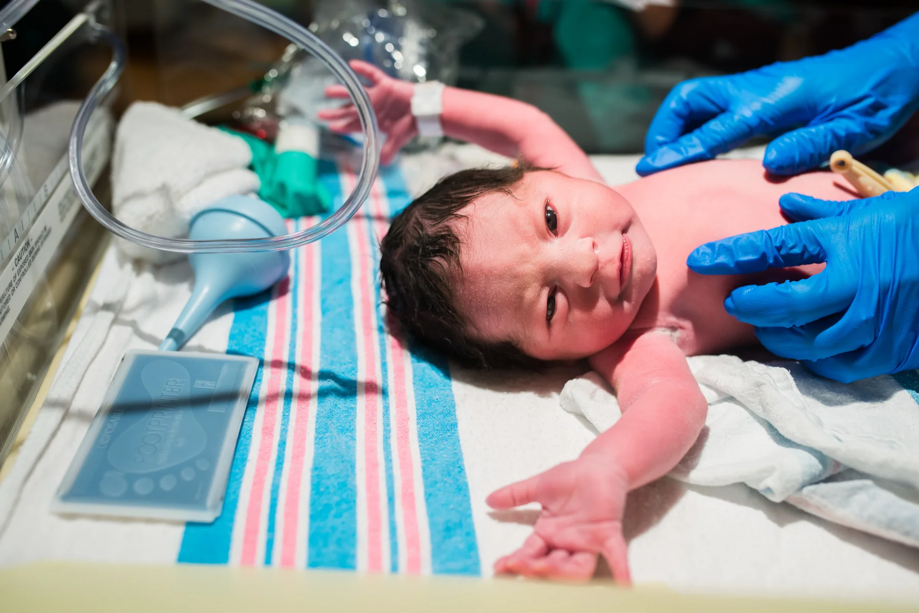 denver-birth-photographer-newborn-exam