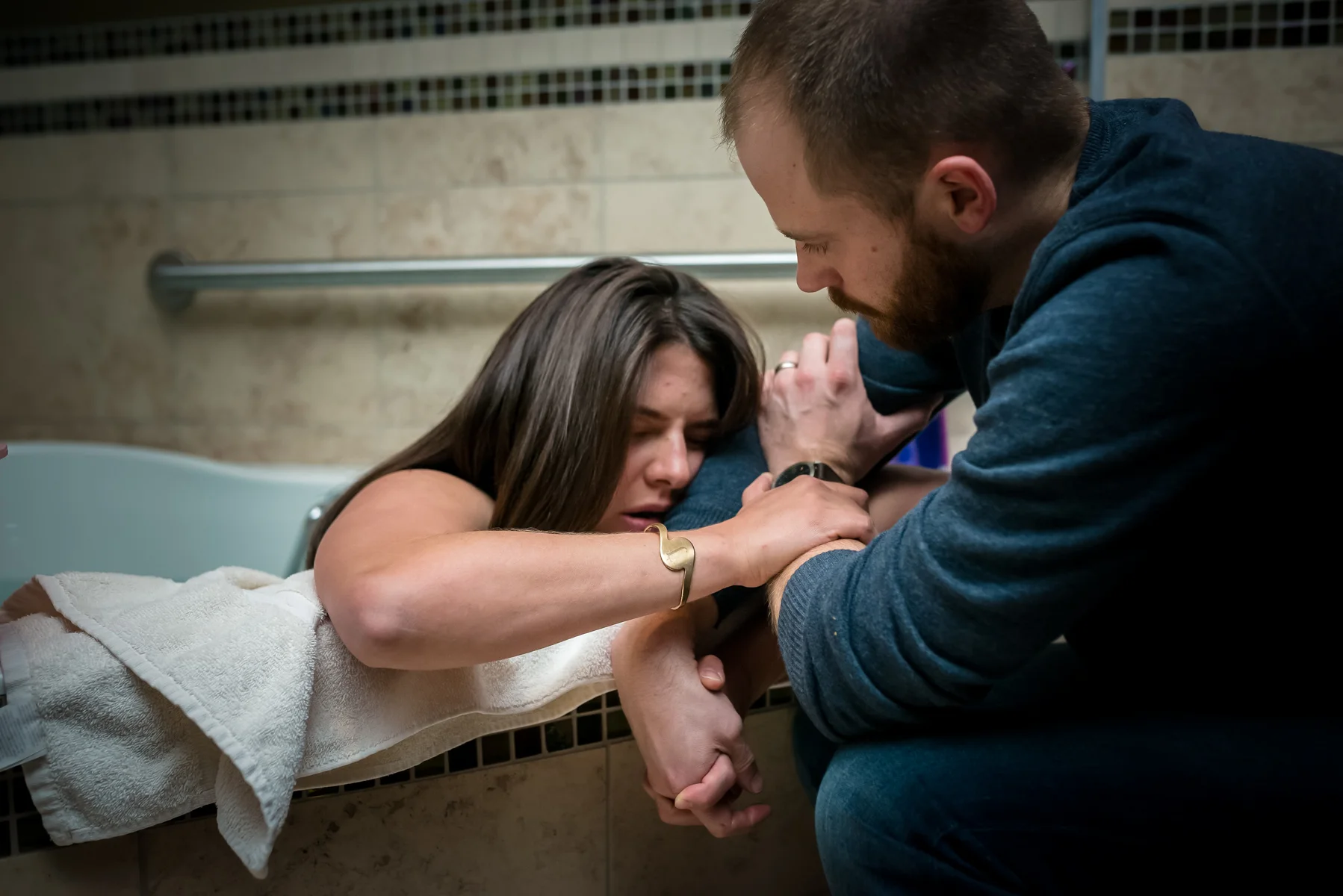 denver-birth-photographer-mountain-midwifery-water-birth