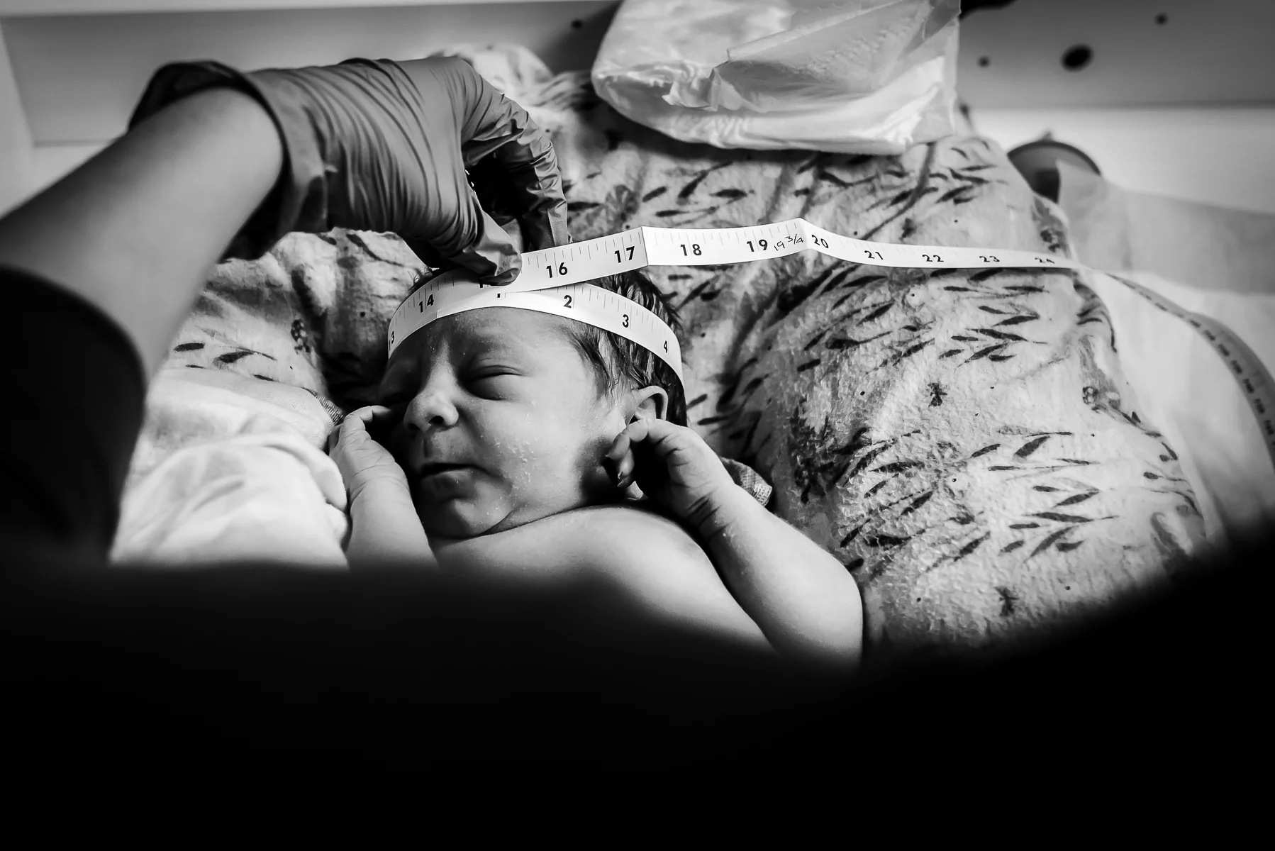 Denver-Center-Birth-Photography-Newborn-Exam