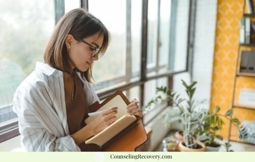 7 Journal Prompts for Self-esteem