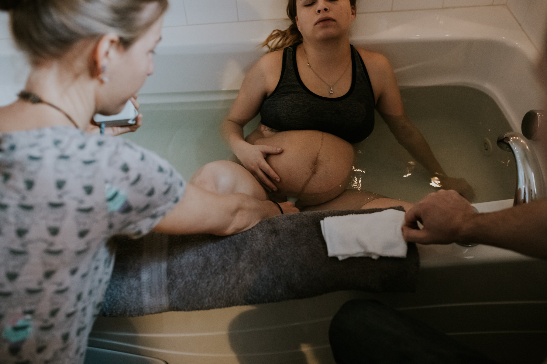 IMG_0168J-Birthanchoragebirthphotographer.jpg