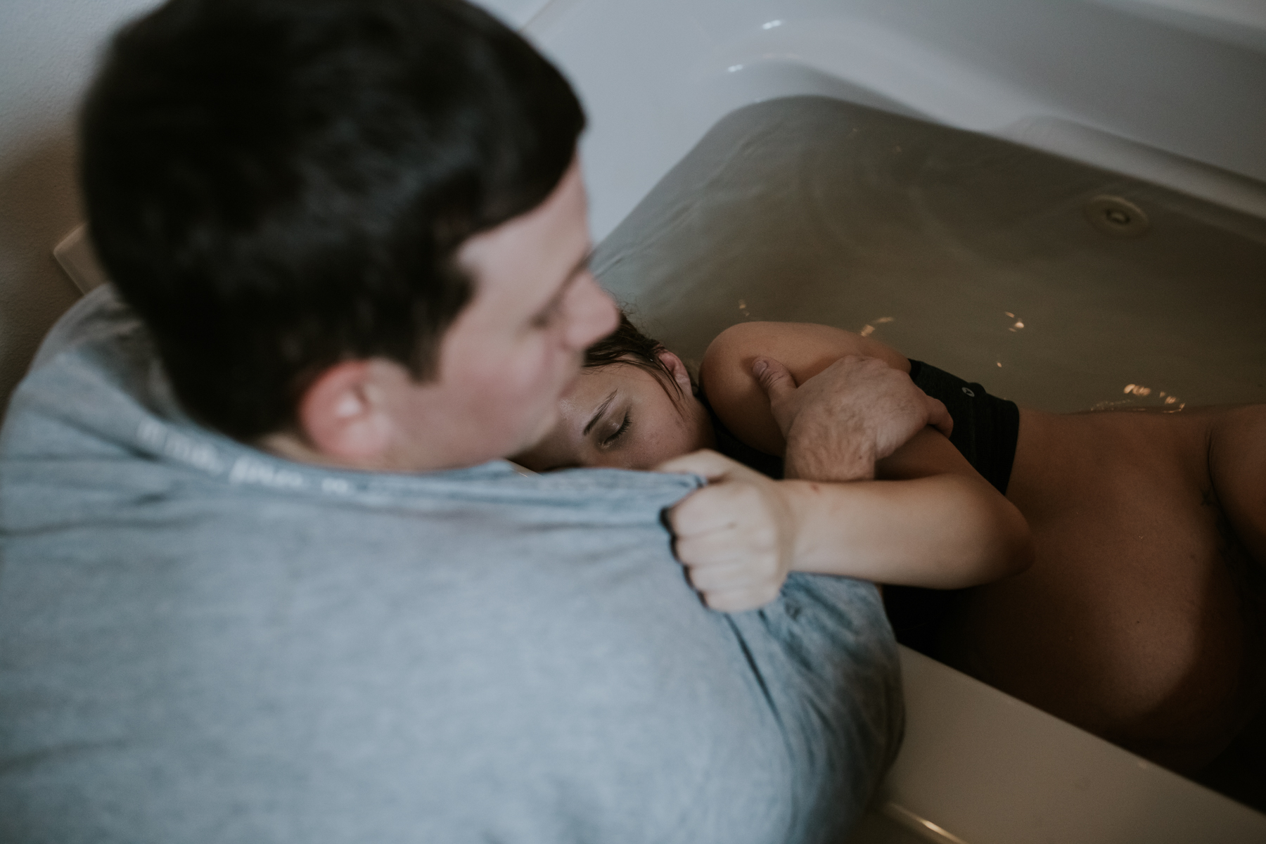 IMG_0256J-Birthanchoragebirthphotographer.jpg