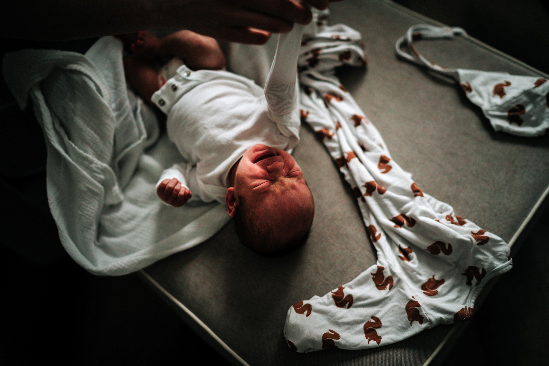 anchorageinhomenewbornphotographer24.jpg