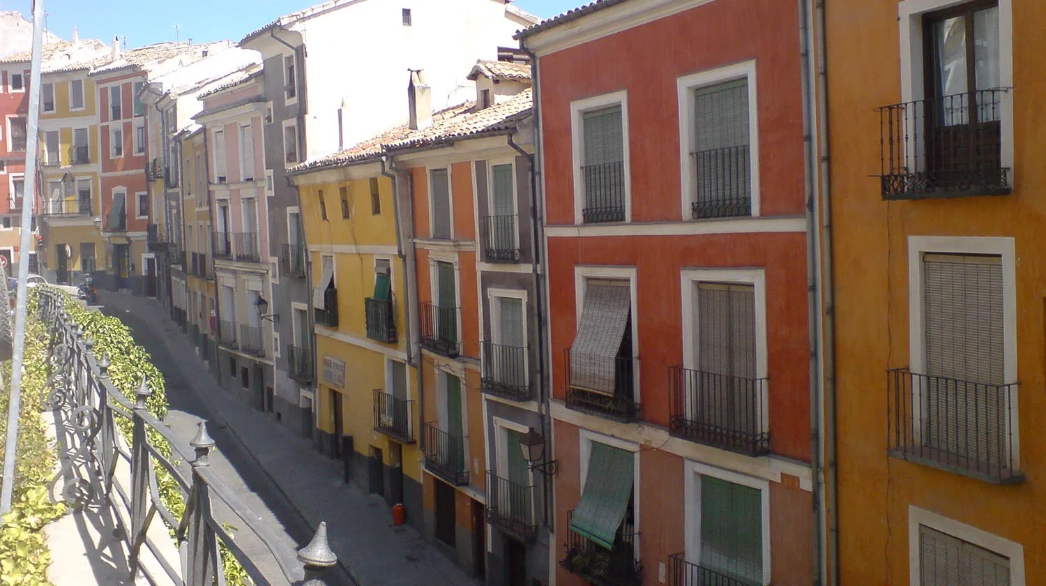 Cuenca limewashed houses.jpg