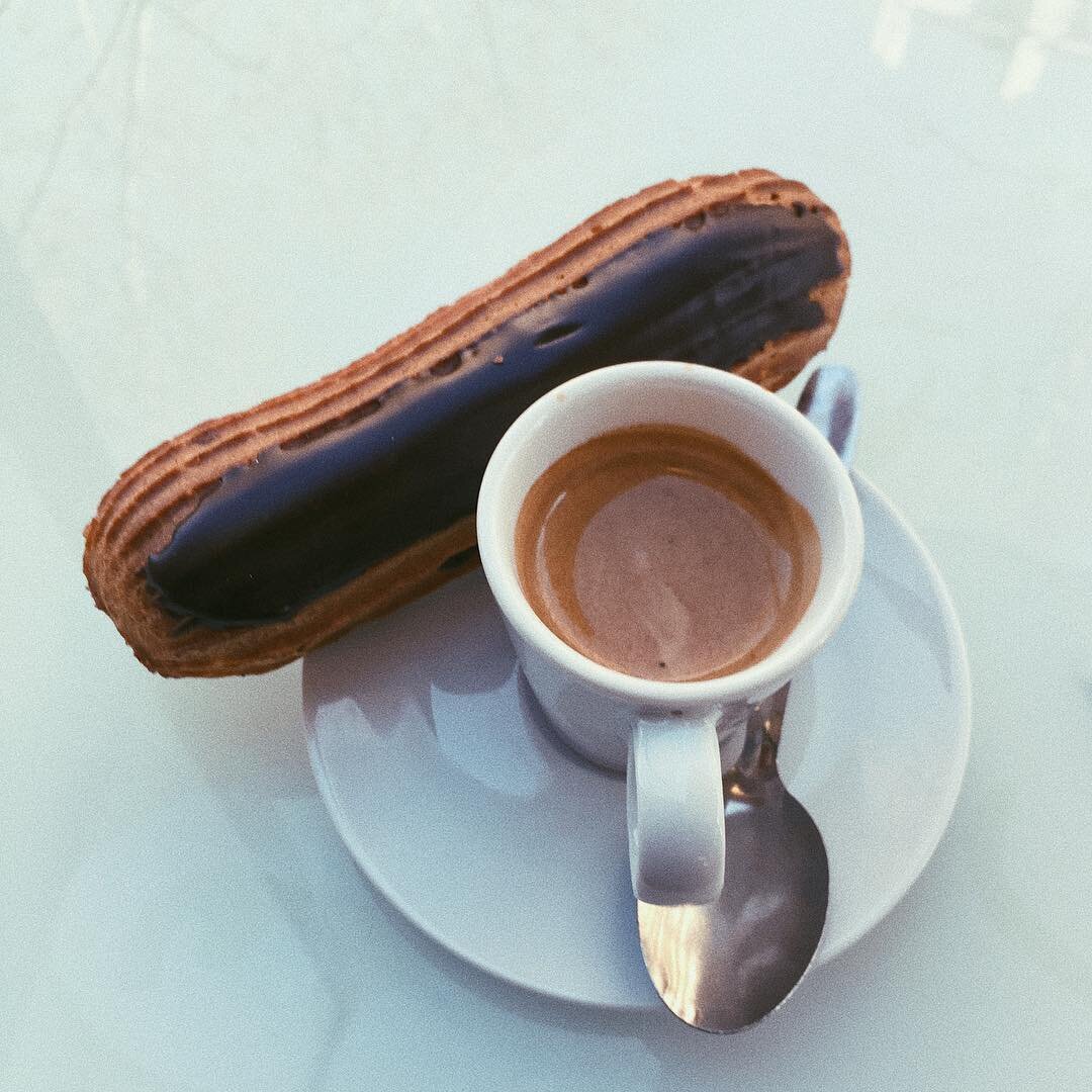 Breakfast for champs .
.
.
.
#lourve #paris #france #parisart #parisian #eclairs #abdzphotochallenge #creativemornings #creativecommunity #hypebeast #thecreatorclass #instagram #lonelyplanet #cntraveler #thefadmia #culturetrip #fubiz #abduzeedo #arto