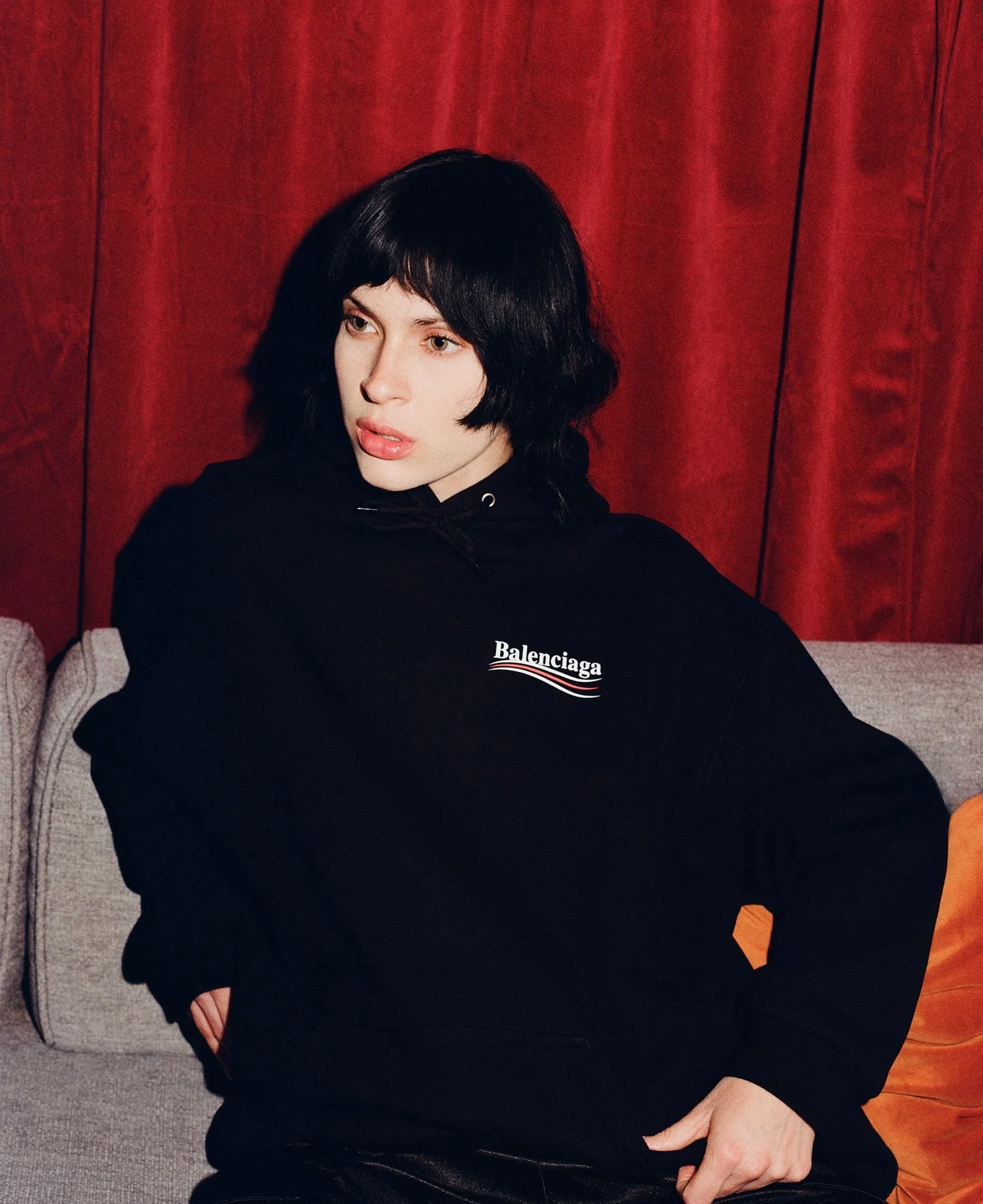 2025_1204_Balenciaga_Isabella_LosAngeles_final_003.jpg