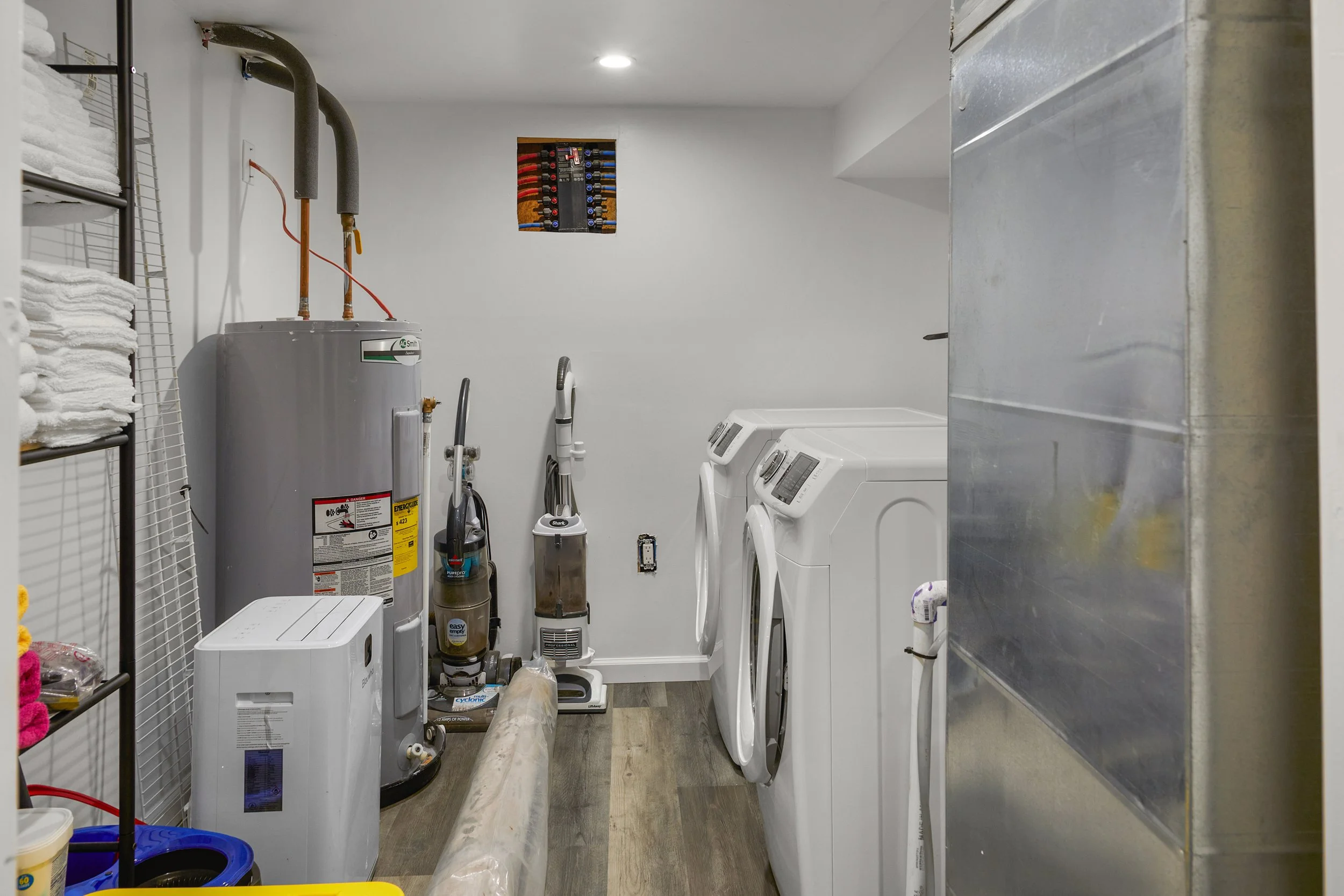 2026_0817_BasementShot#5_Laundry_003.jpg