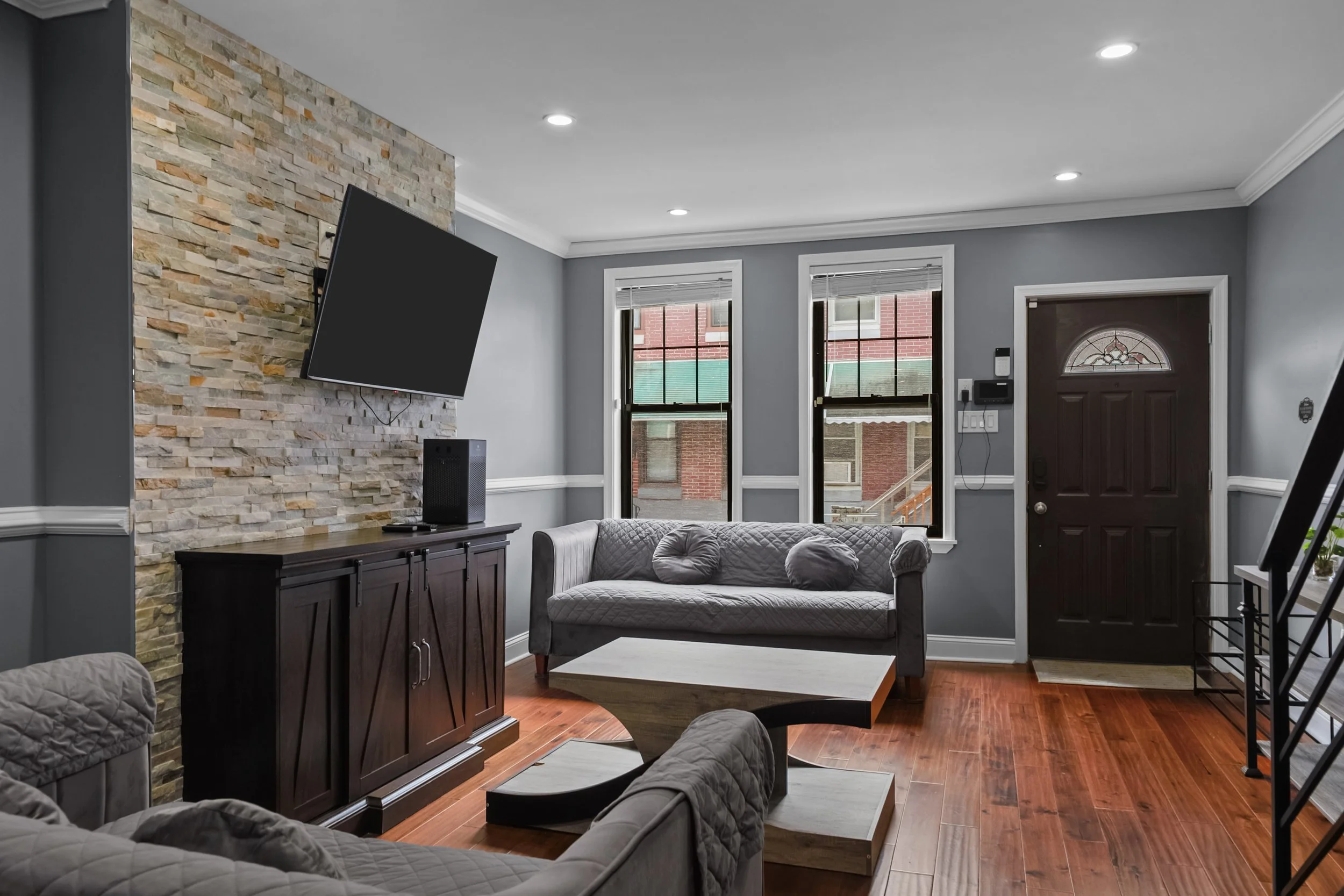 2026_0817_LivingRoomShot#2_004.jpg