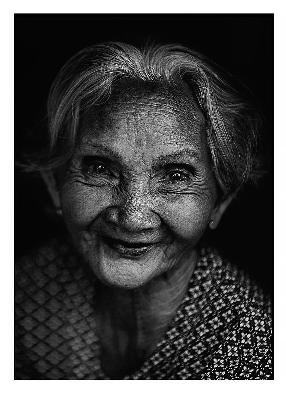 portraitbnw16.jpg