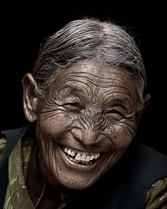 Dolma Yangzom 87 years old from Tibet , Diaspora Smile is an ongoing portraits project that capture the joy of Tibetan refugee after they receive an blessing from His Holiness Dalai Lama. #tibet #diaspora_smile #pilgrimage #world #buddhist #peaceful 