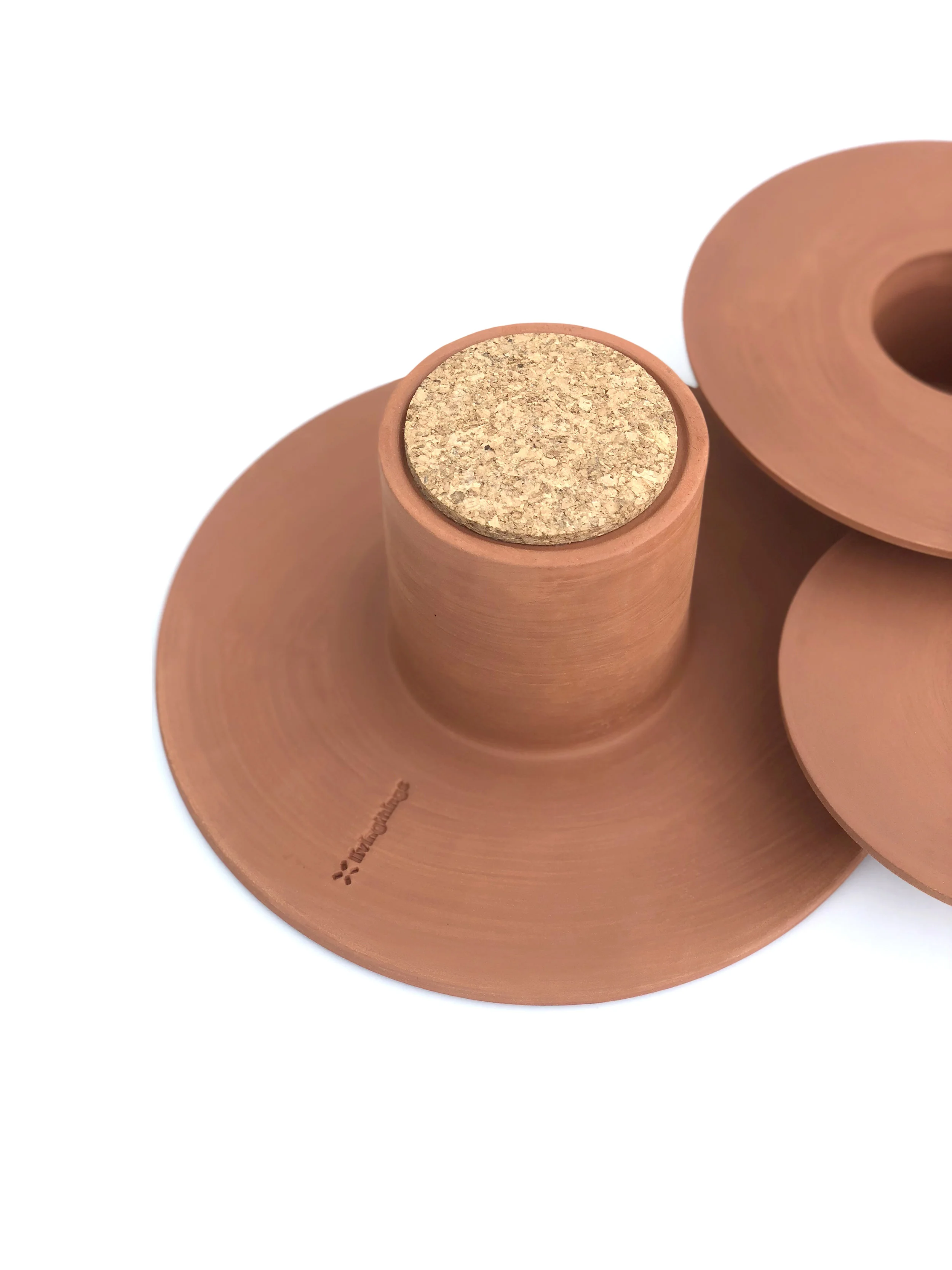 Tripot terracotta by livingthings 05.jpg