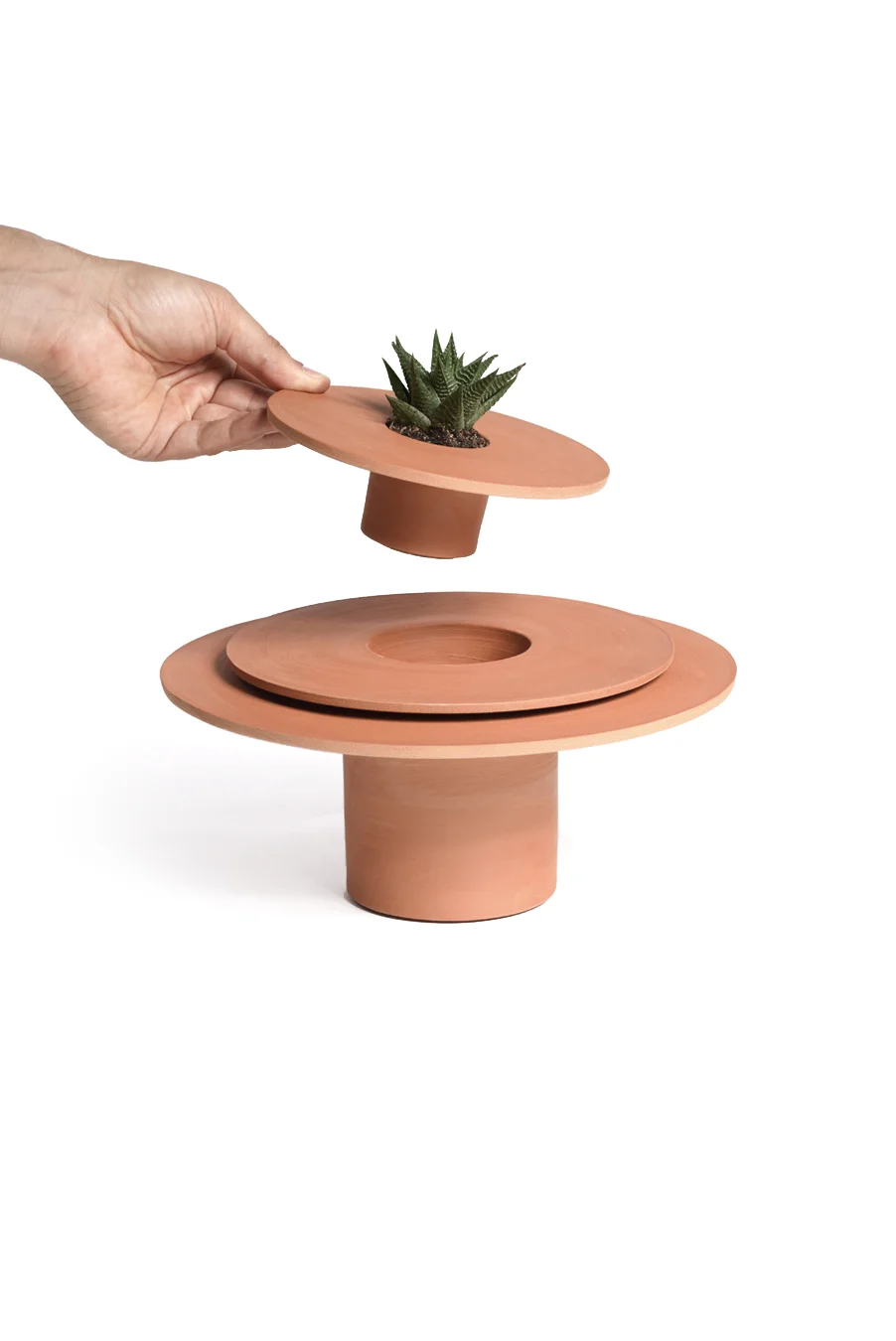 Tripot_Terracotta_Livingthings_02.jpg