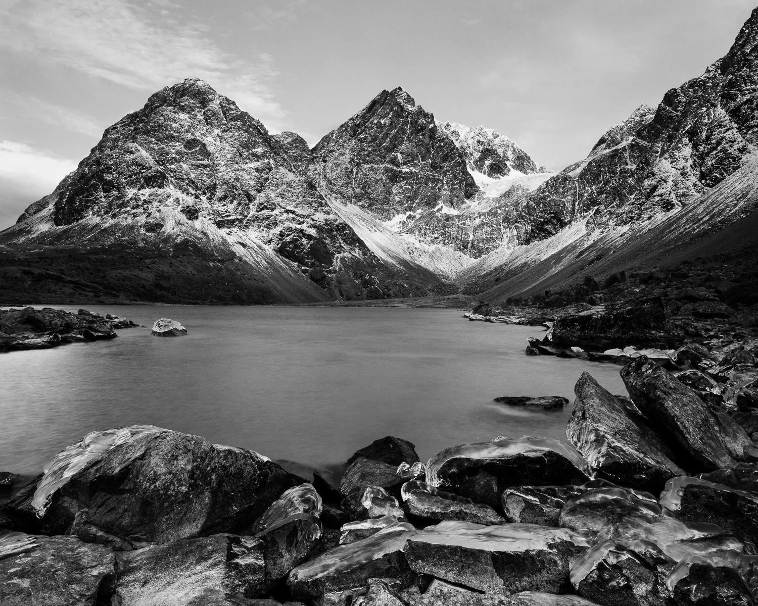 Glacier and lakeblavatn3.jpg