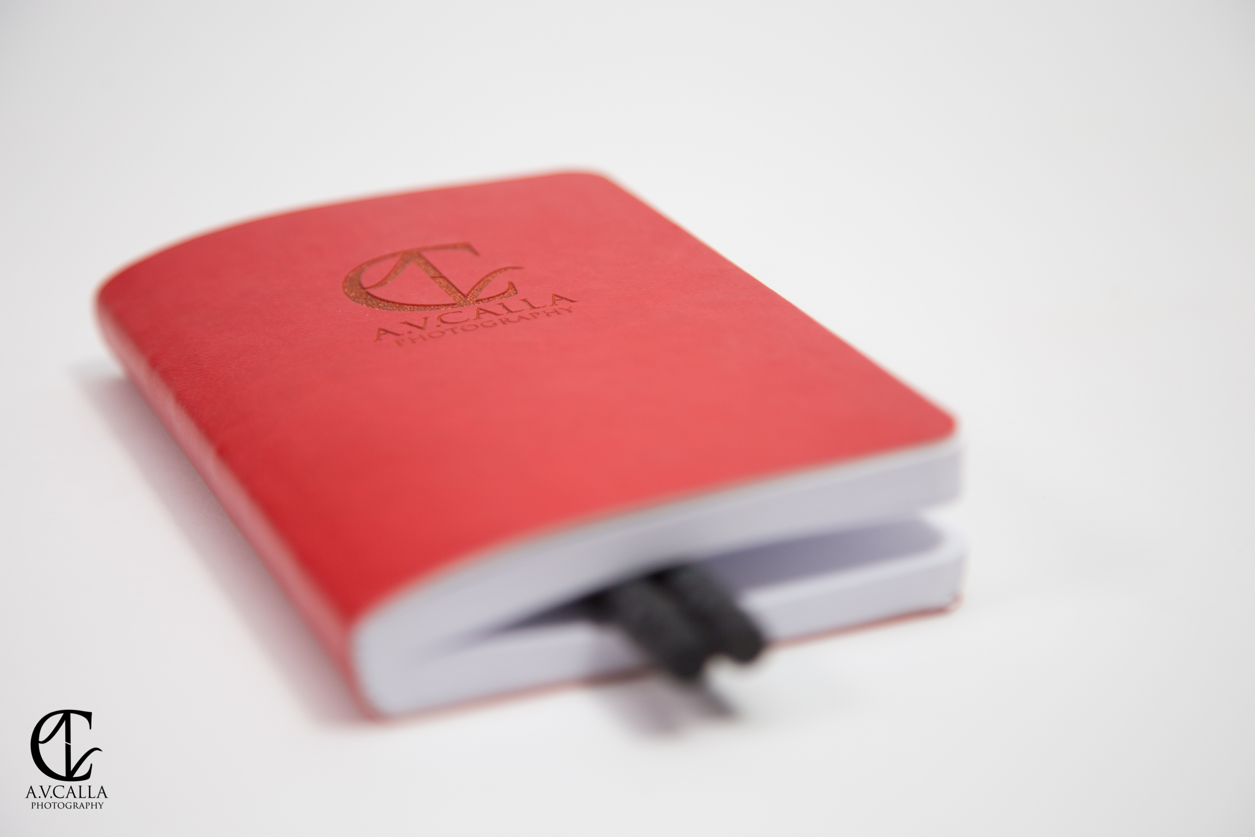 Bridal gift! Premium Italian Leather to-do journals to brides booking our Fantasia Wedding Package. 