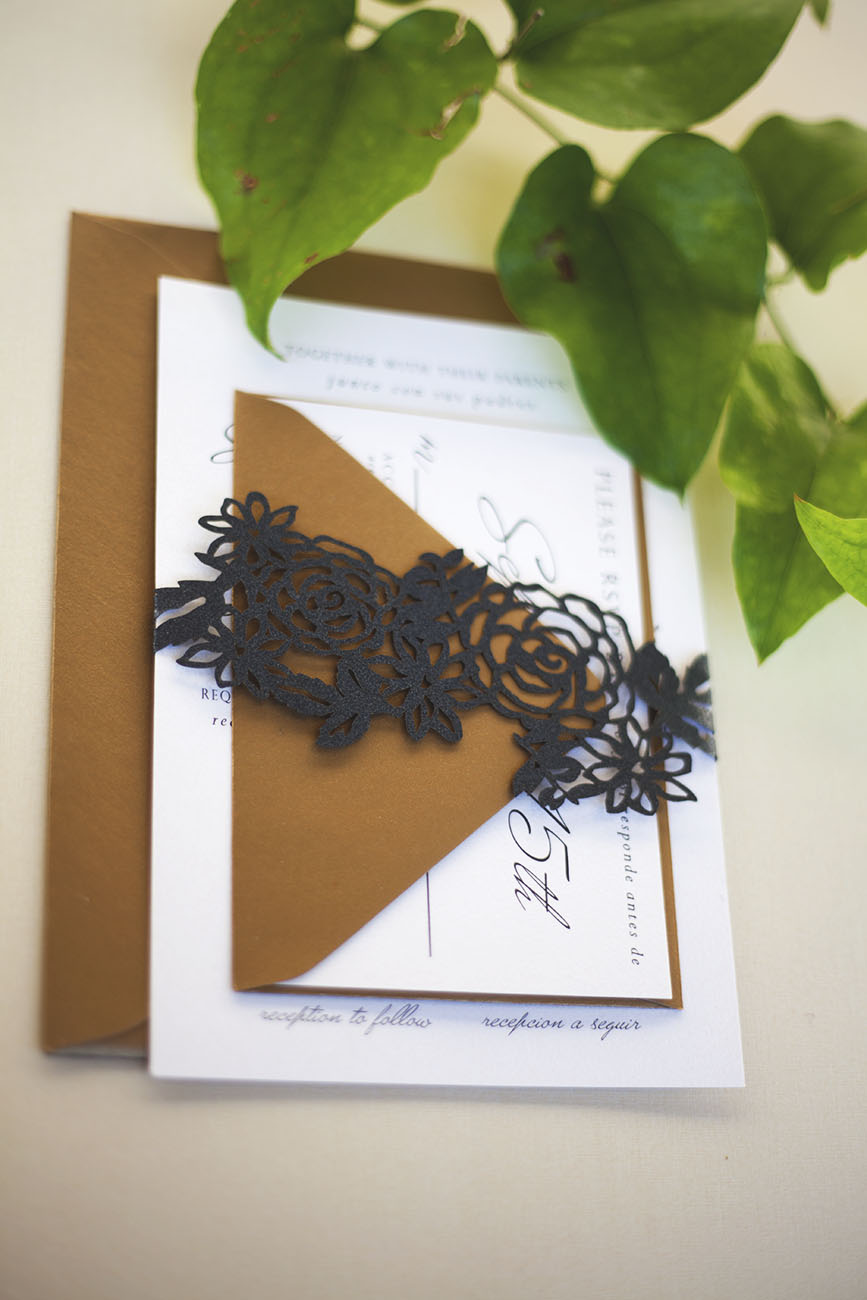 black_flower_bellyband_2.jpg