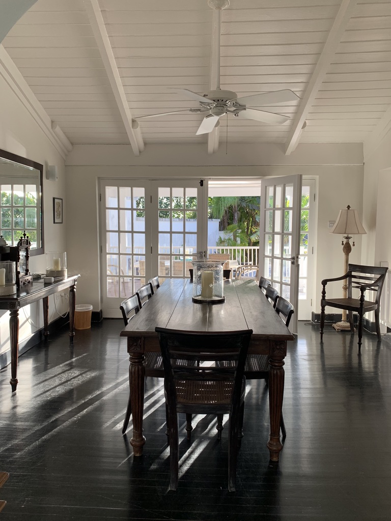 The formal dining room has French doors to the verandah.