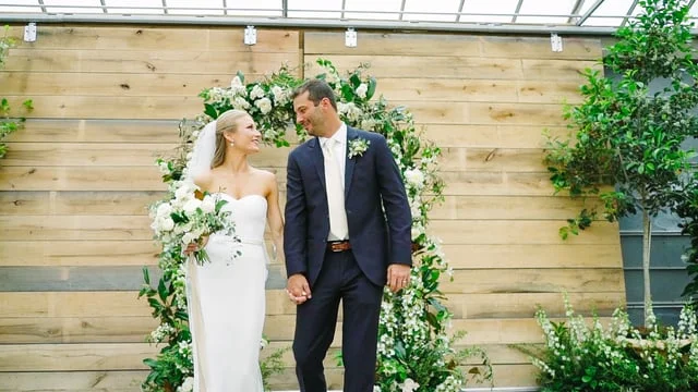 Jon & Jenna // Long Hollow Gardens