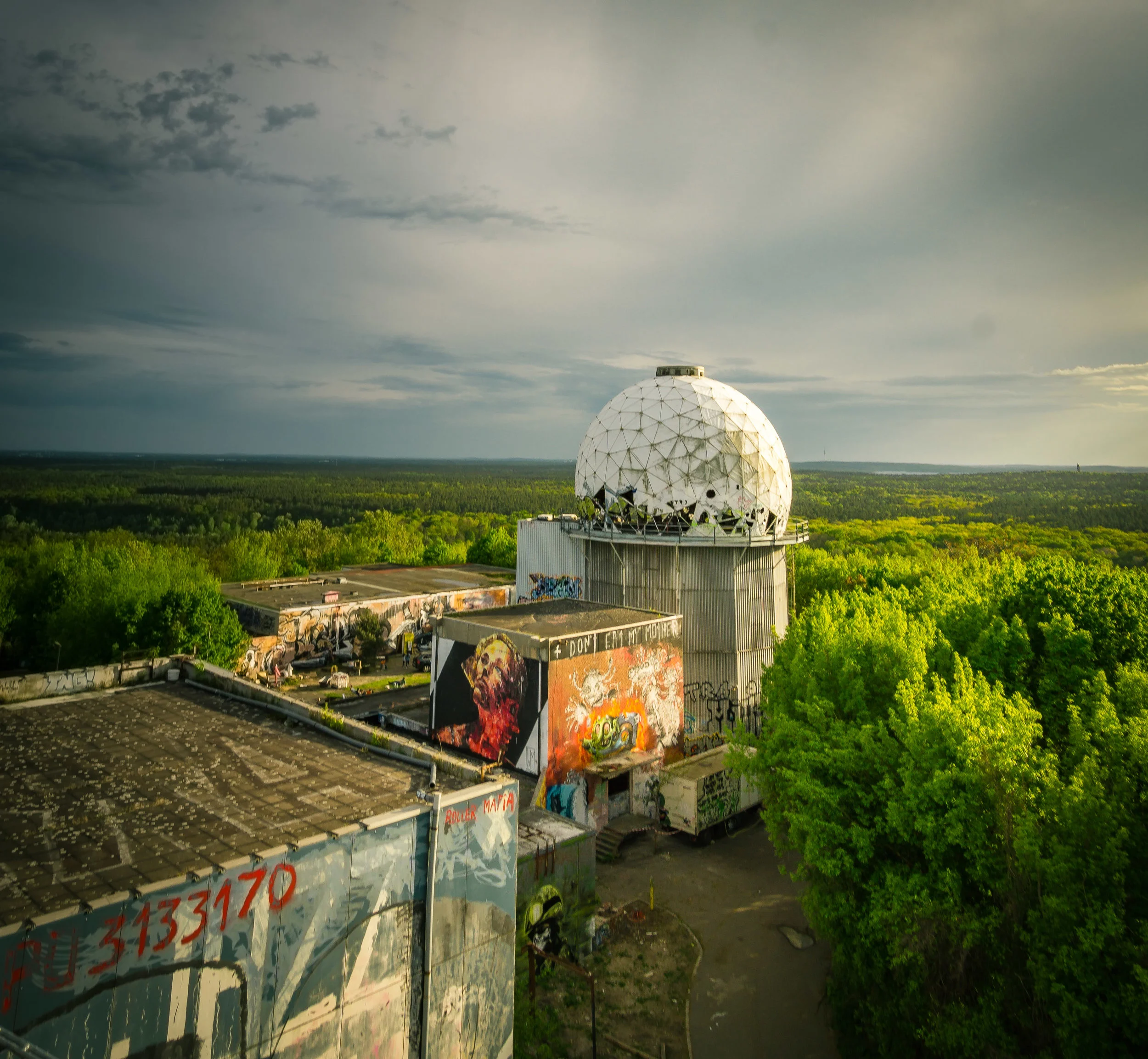widedome.jpg