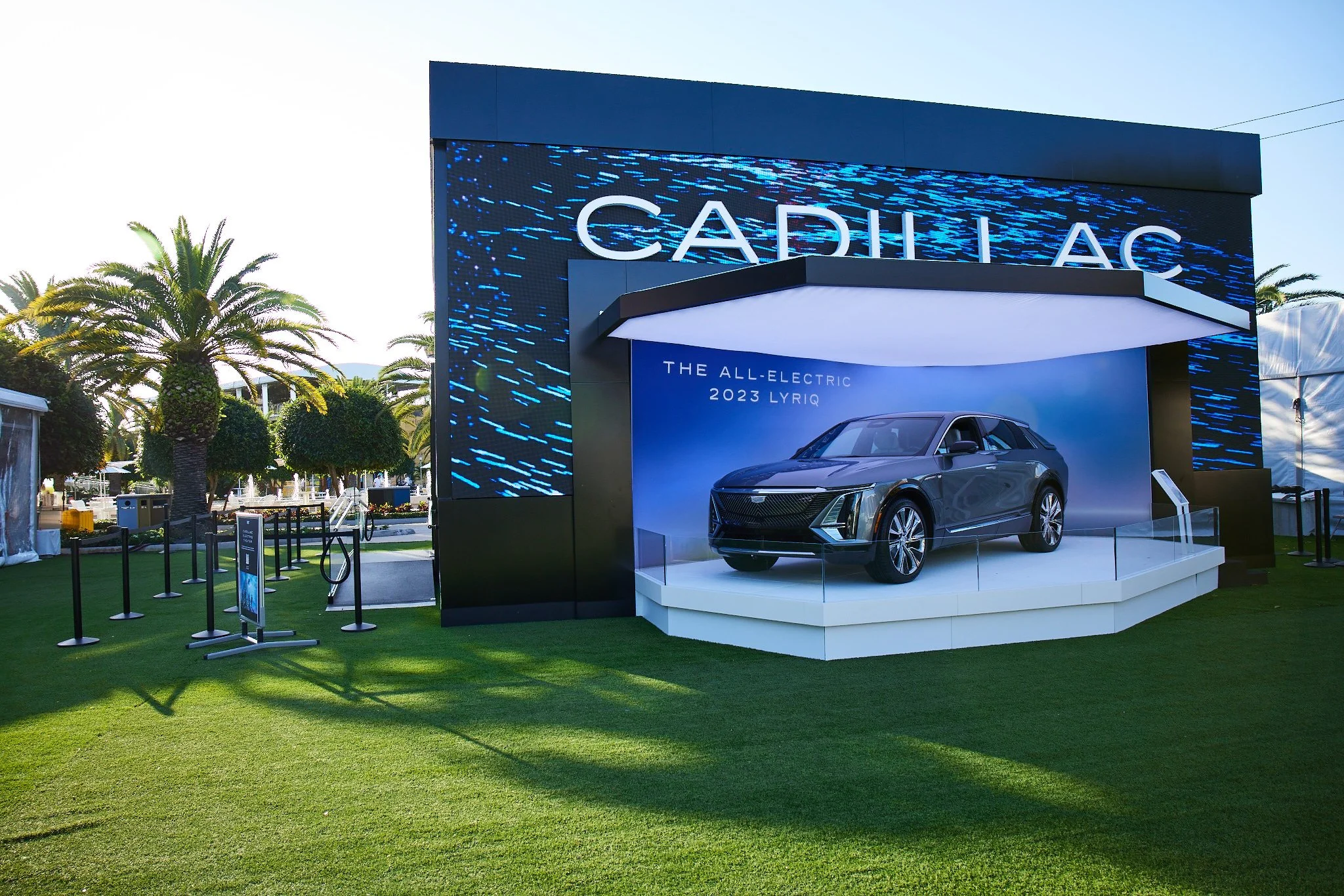 220321_Cadillac_ELECTRIC Theater Mobile_02.jpg