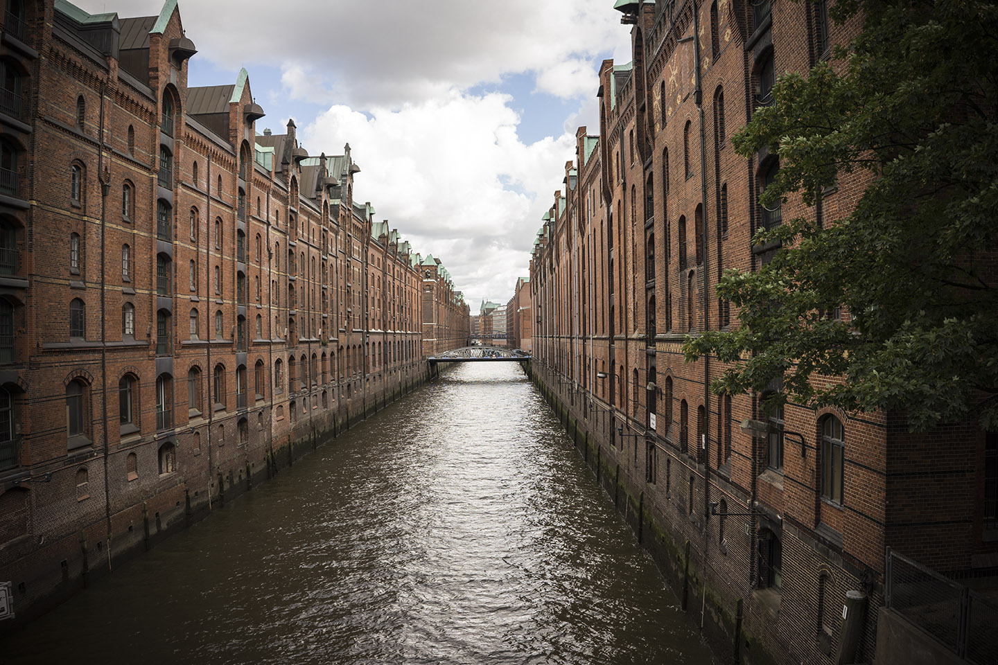 Hamburg Canal 01.jpg