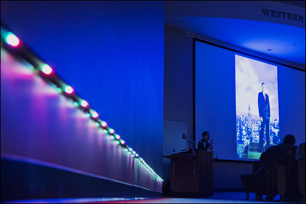  Gregory Heisler lighting demonstration and presentation at the WKU School of Journalism and Broadcasting on Monday, November 10, 2014. Photos by Brian Powers 