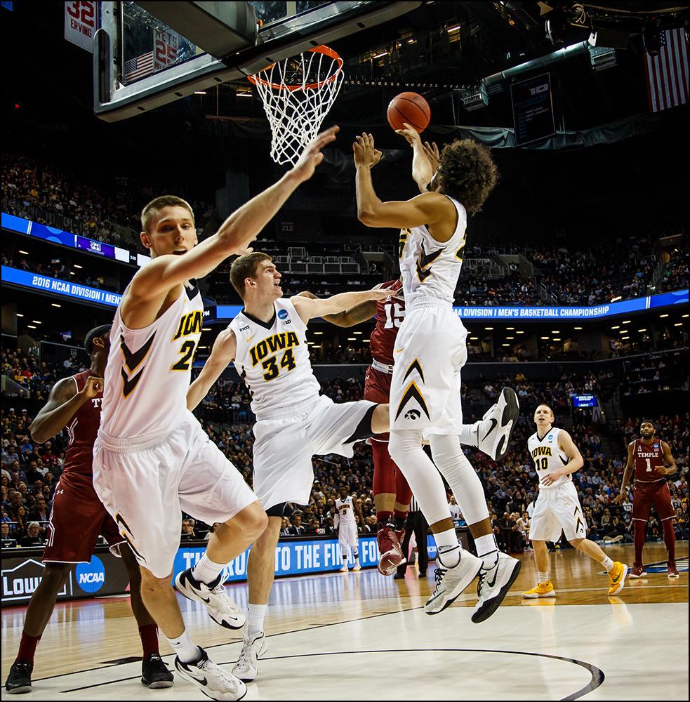  during their first round NCAA championship game on Friday, March 18, 2016 in New York City,New York. 