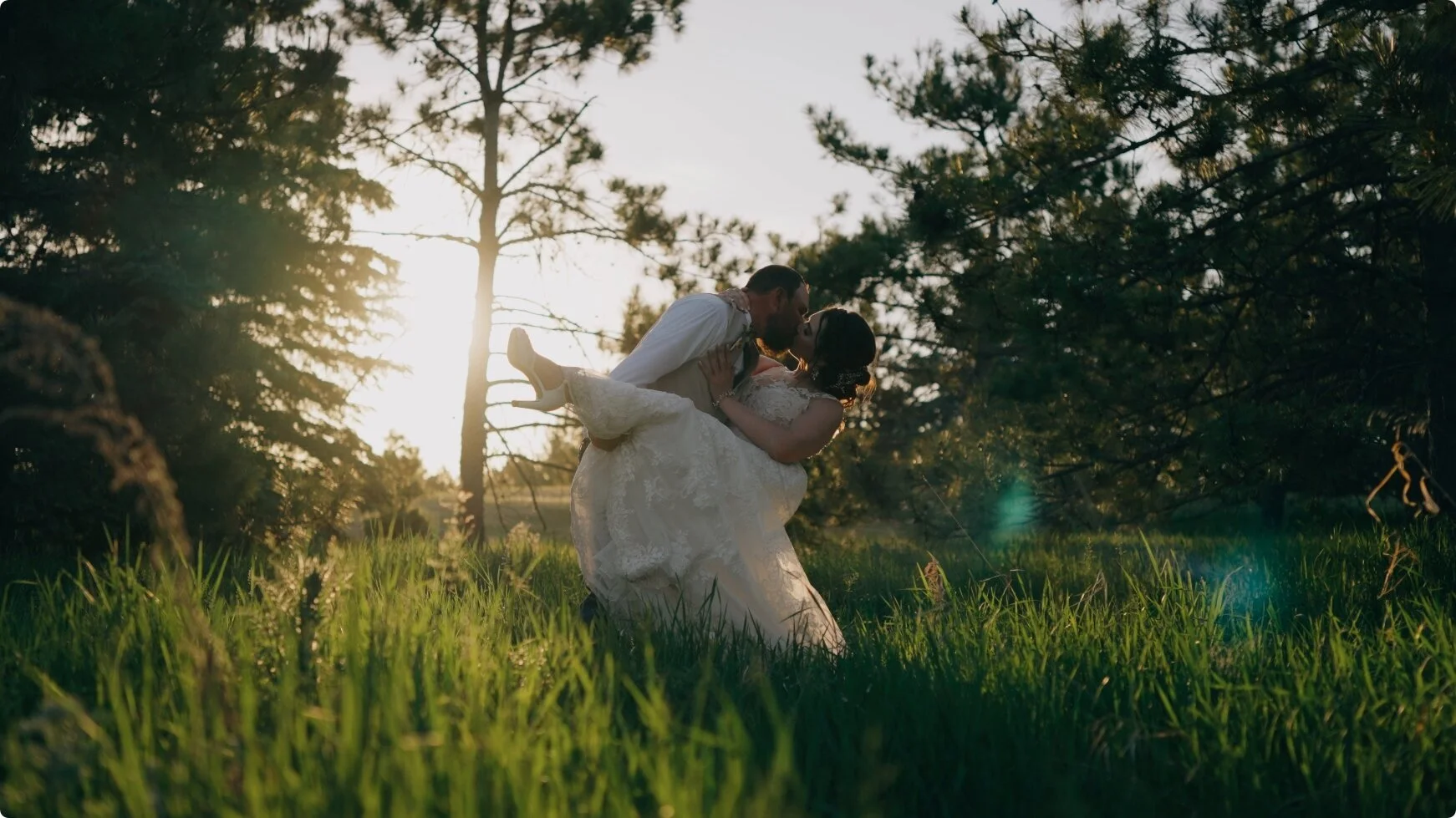 Elyce + John - Amazing Wedding at Five Lakes Resort