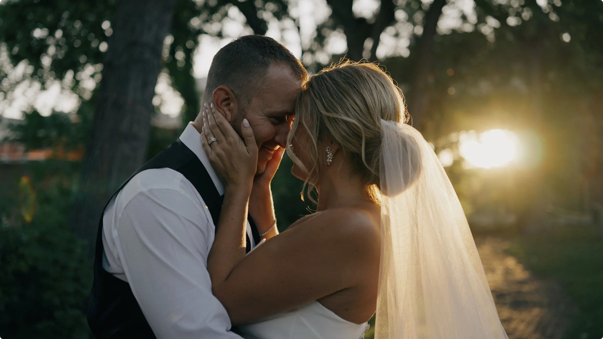 Katherine + Travis - Gorgeous Minneapolis Wedding at Machine Shop