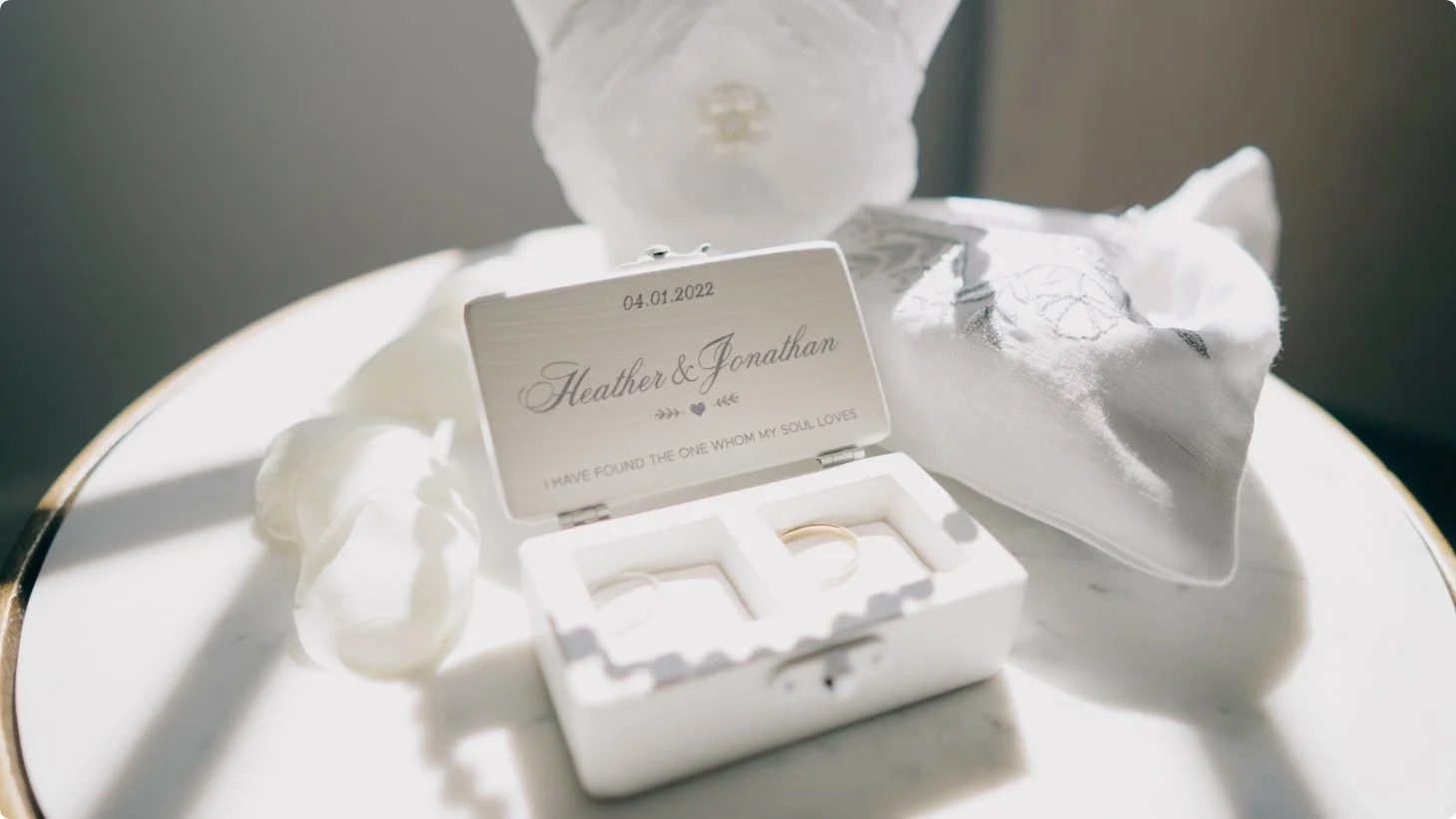 Heather + Jonathan - Lovely Hutton House Wedding