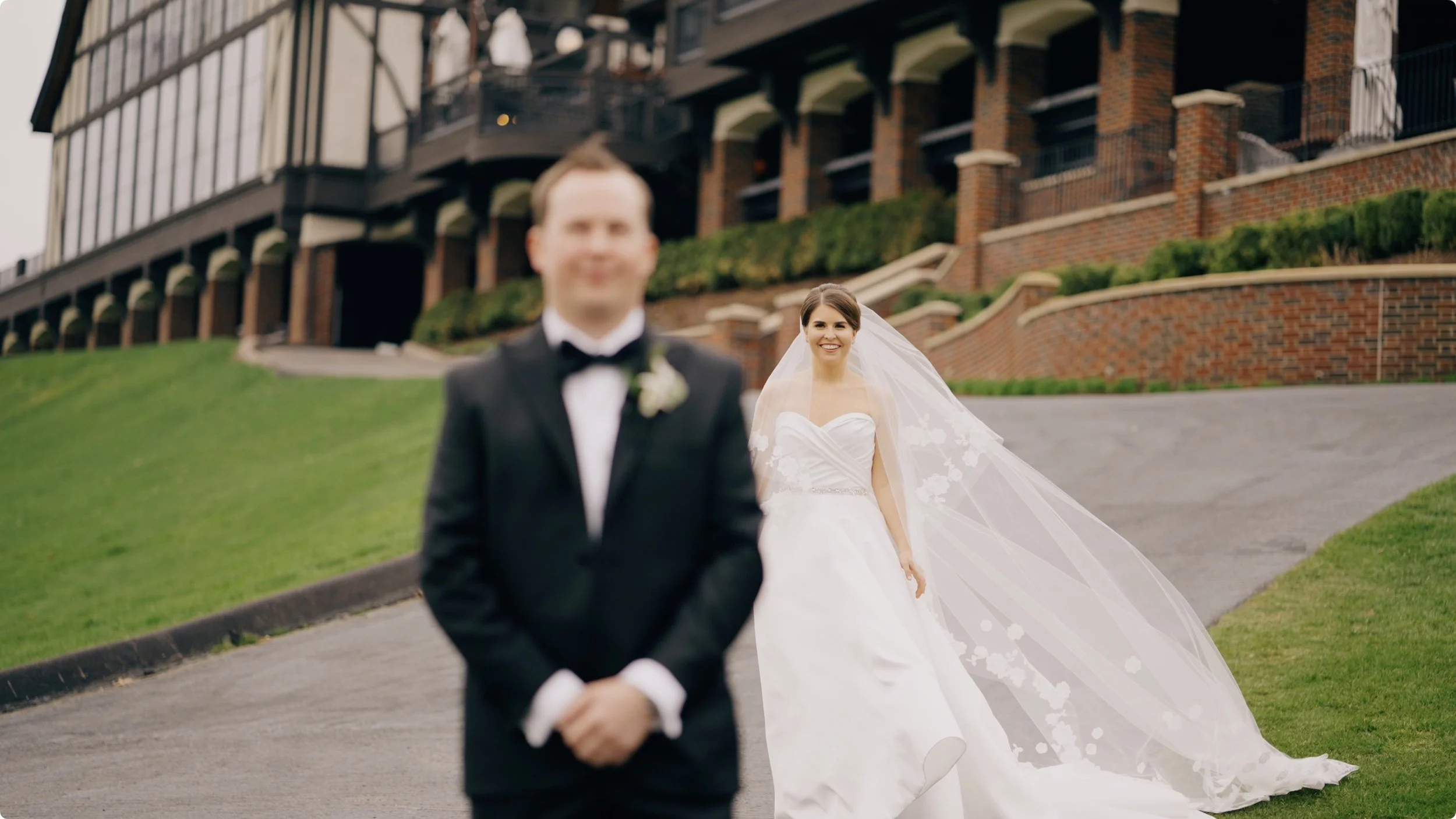 Liz + Ryan - Classy Wedding at Interlachen Country Club