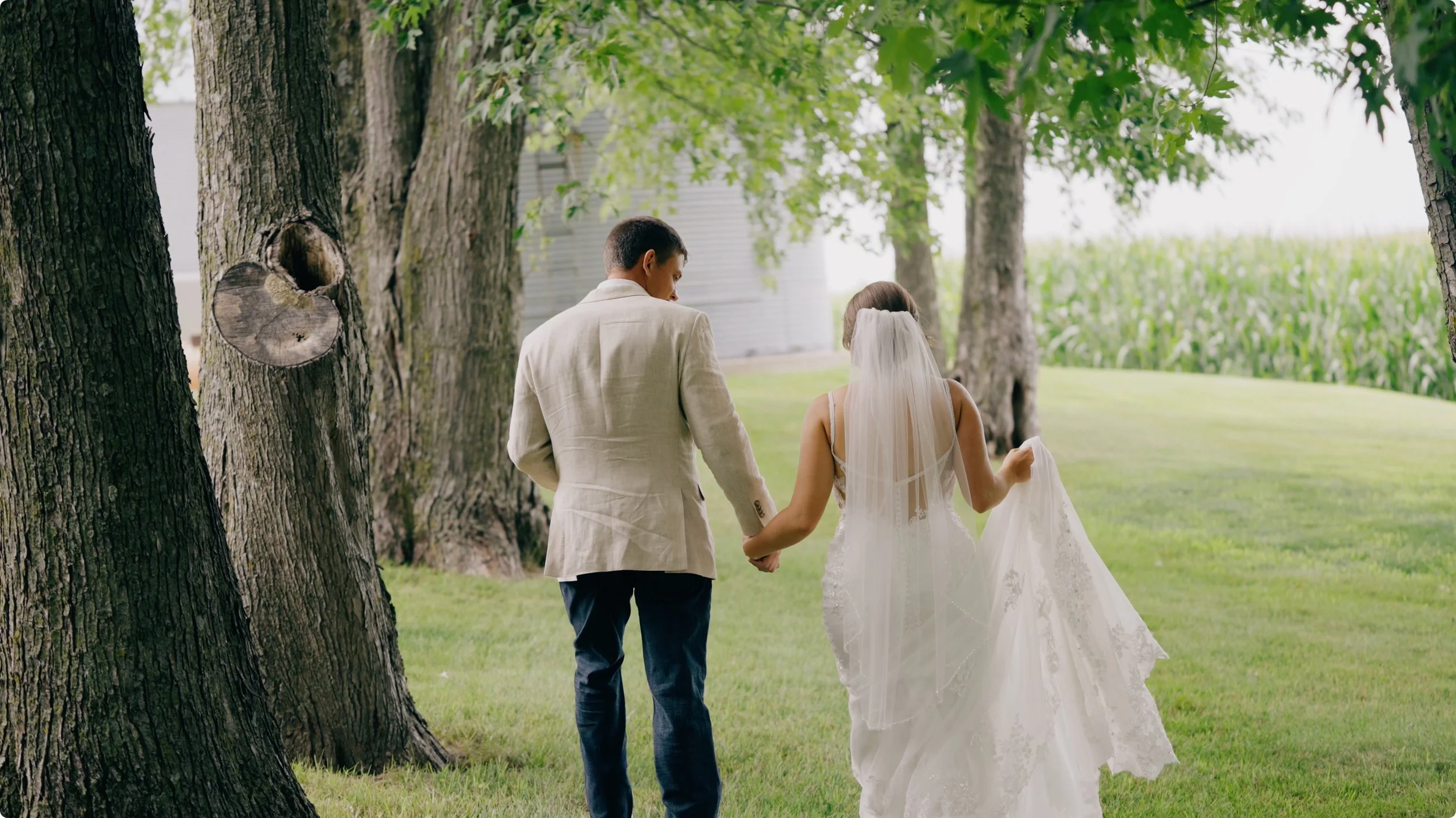Brooke + Charlie - Awesome Farm Wedding in Cannon Falls, MN