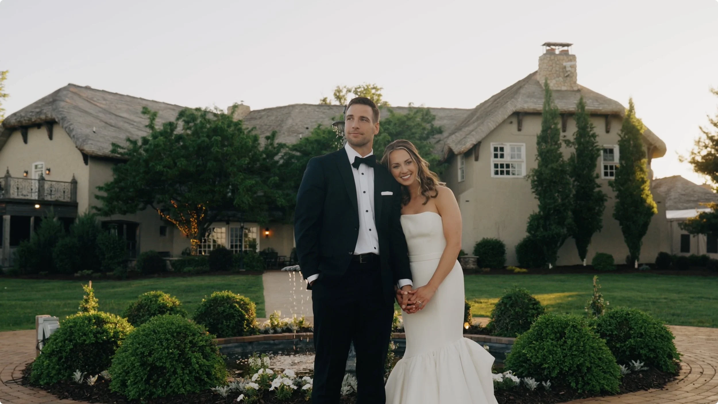 Emily + Jordan - Amazing Summer Wedding at Bavaria Downs