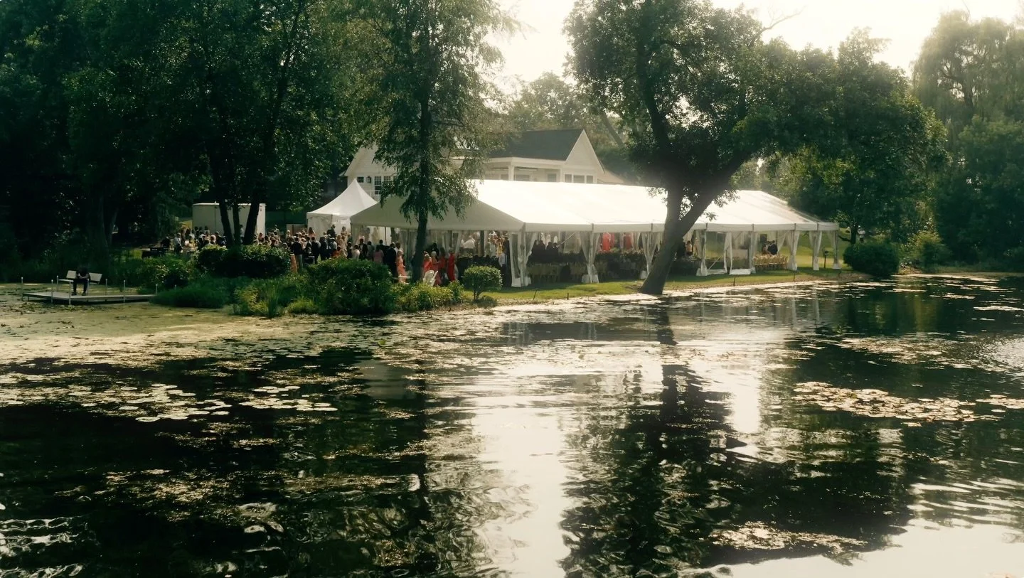 A perfect tent ⛺️ requires a perfect party 🎉 
.
Reception Venue | Private Residence ⁠
Planning + Design | @lainpalmplanning⁠
Photography | @hael.studio⁠
Videography | @olsen.media⁠
Catering | @chowgirlscatering⁠
Bar | @4liquidmotion ⁠
Floral | @play