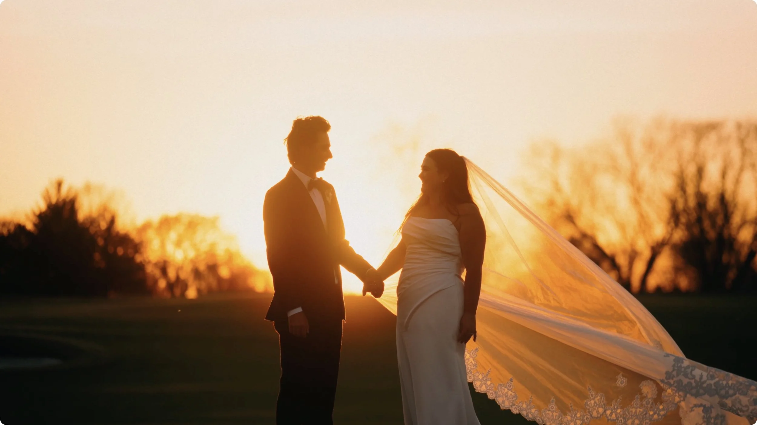 Lea + Derek - Classy Minneapolis Wedding at The Minikahda Club