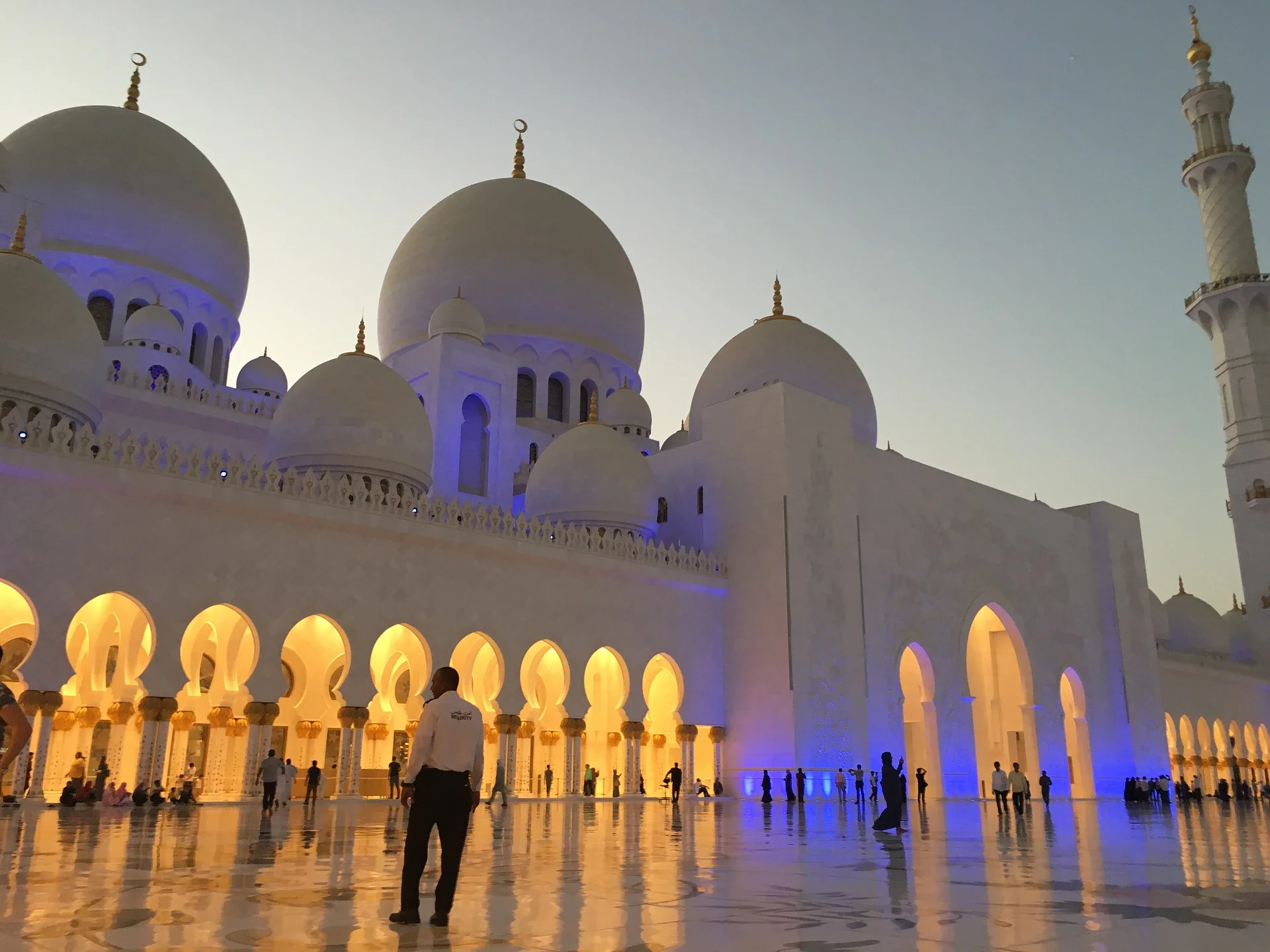arabic-building-purple-yellow-building-2046575_1920.jpg