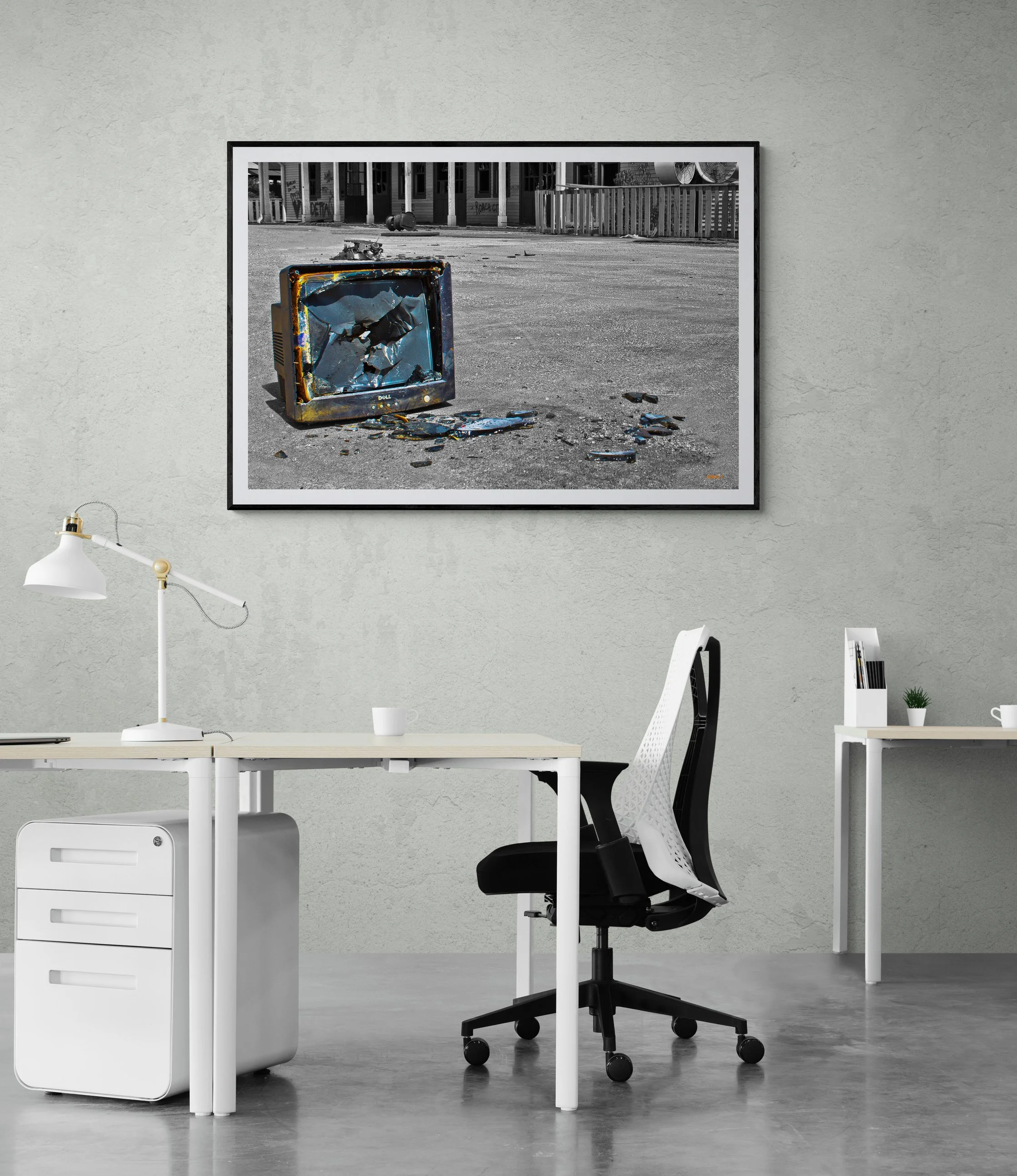 Mangled.Monitor.02.jpg