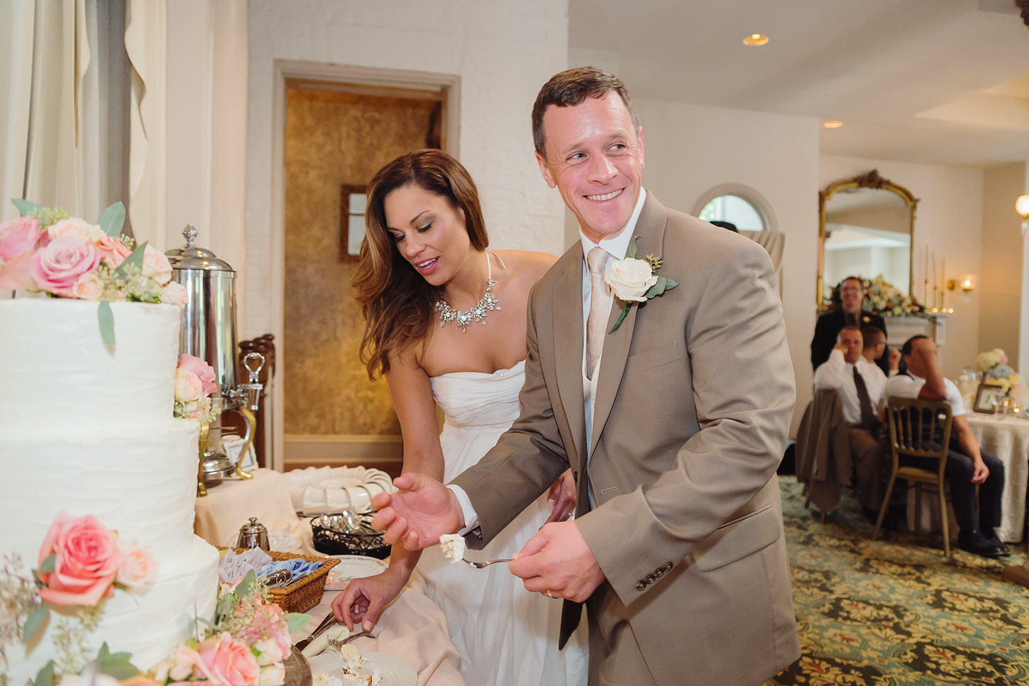 Cake cutting at Ceresville Mansion reception