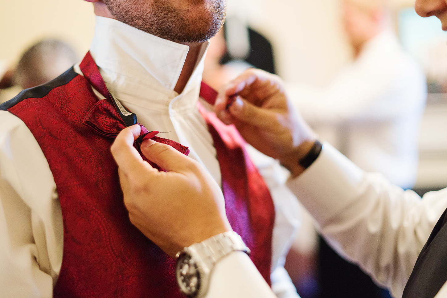Groom getting ready at Bristow Manor Virginia