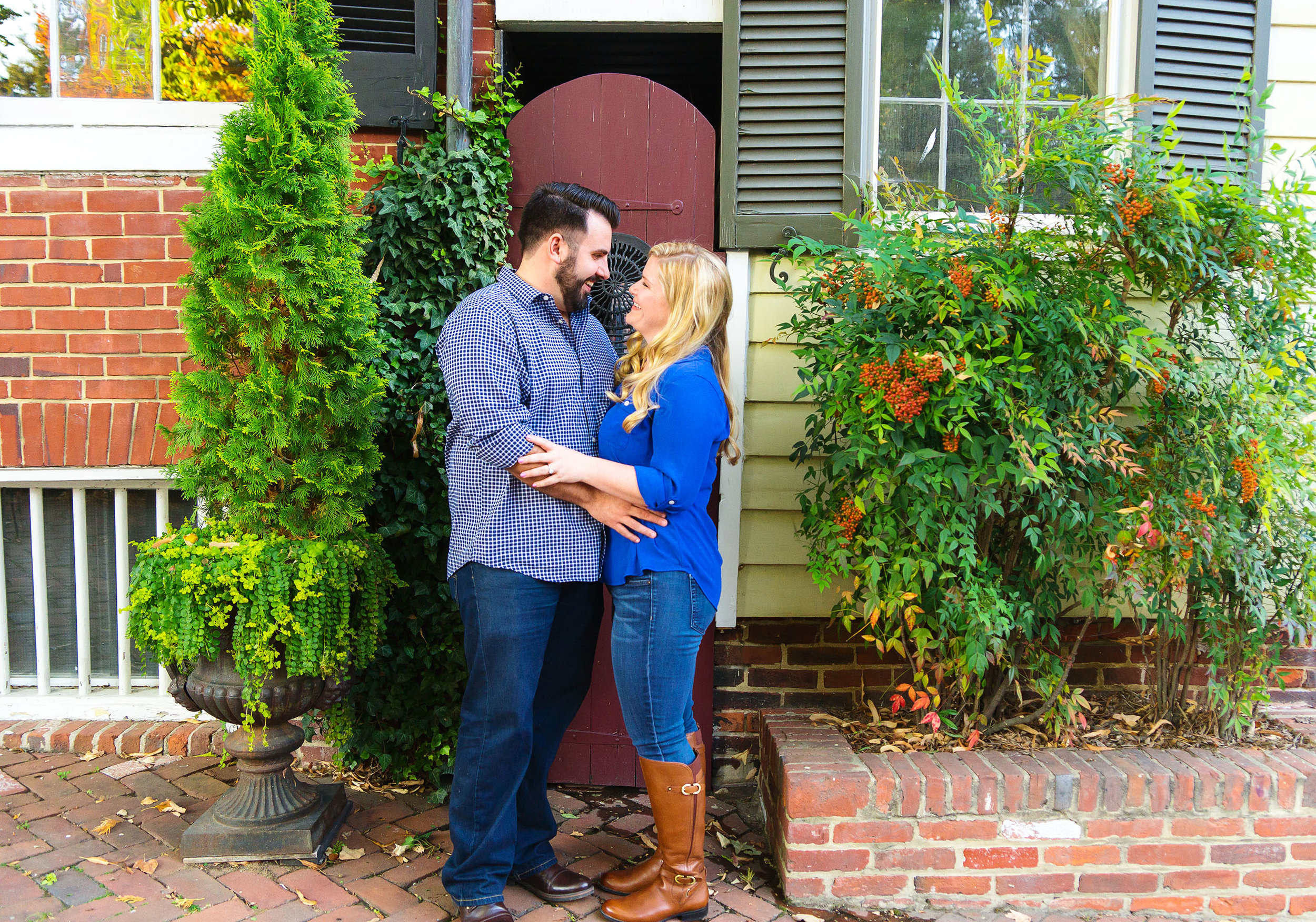 Fall and christmas engagement session in alexandria virginia 