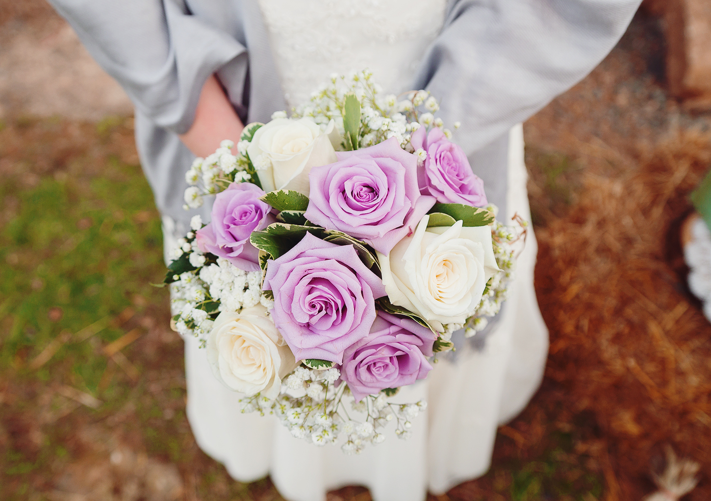 Gorgeous winter bride bouquet at Steppingstone Museum photography