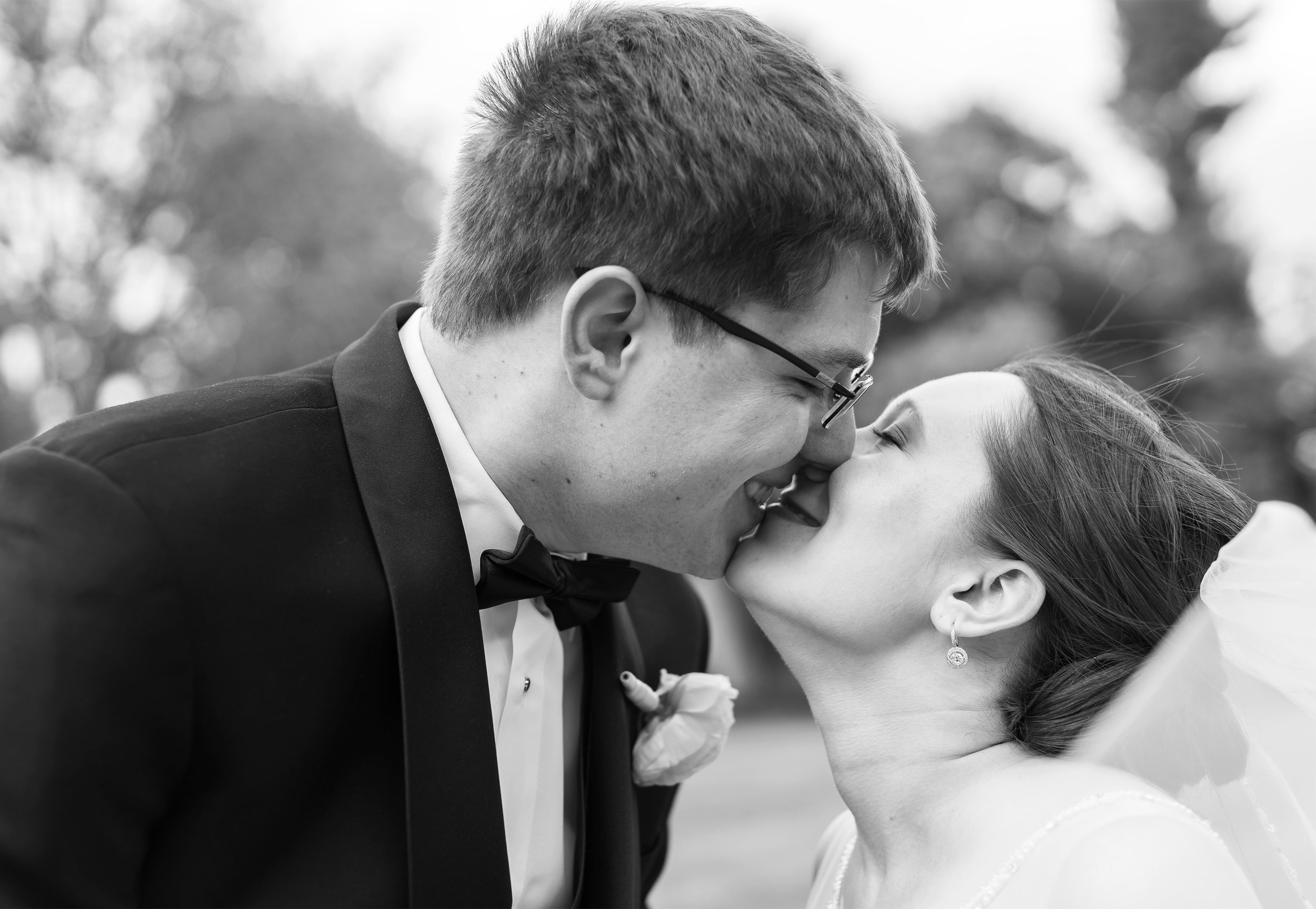 bride and groom kissing at Antrim 1844 may wedding